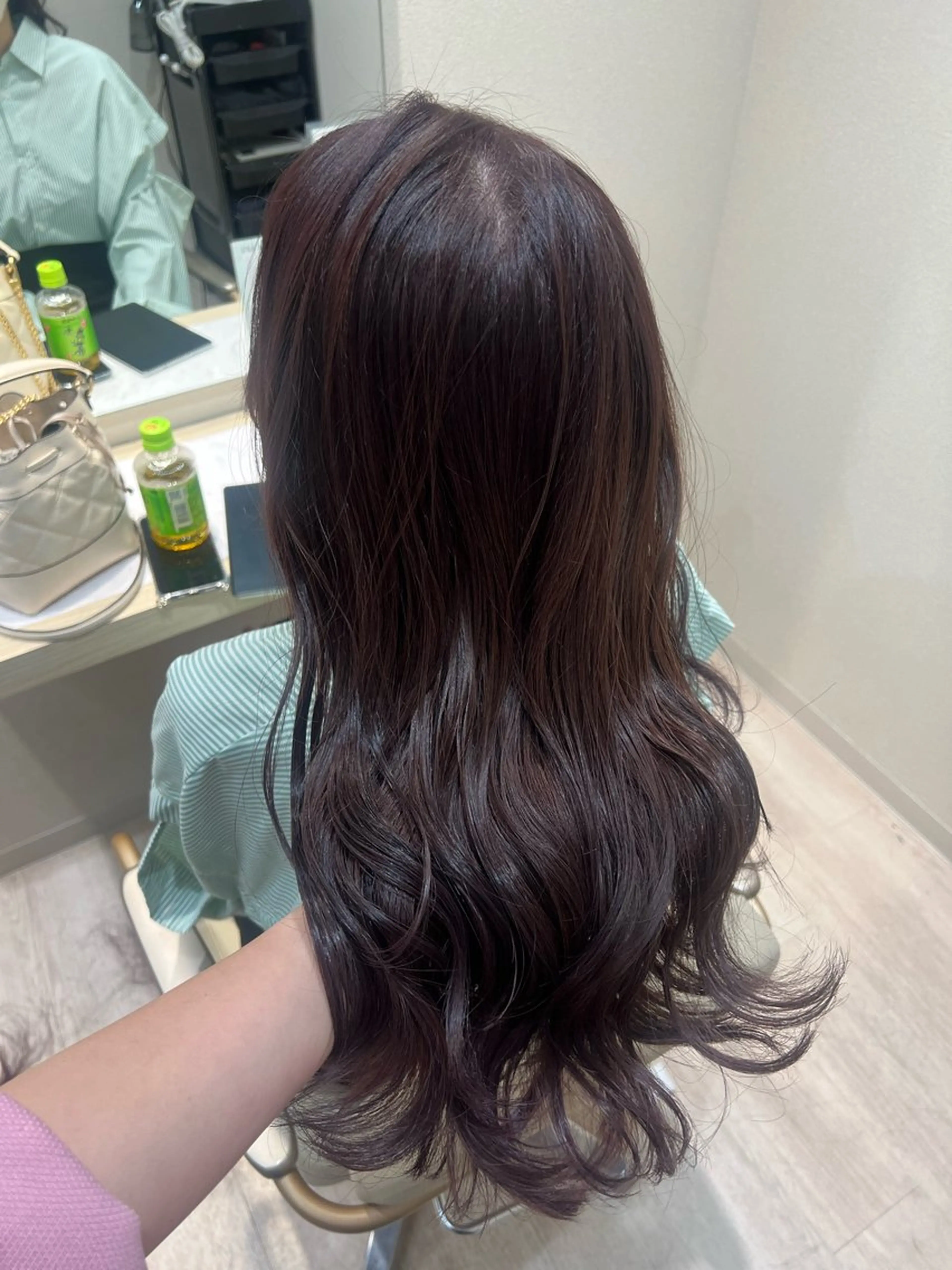 ロング ヘアカラー トリートメント ヘッドスパ mina .のヘアスタイル