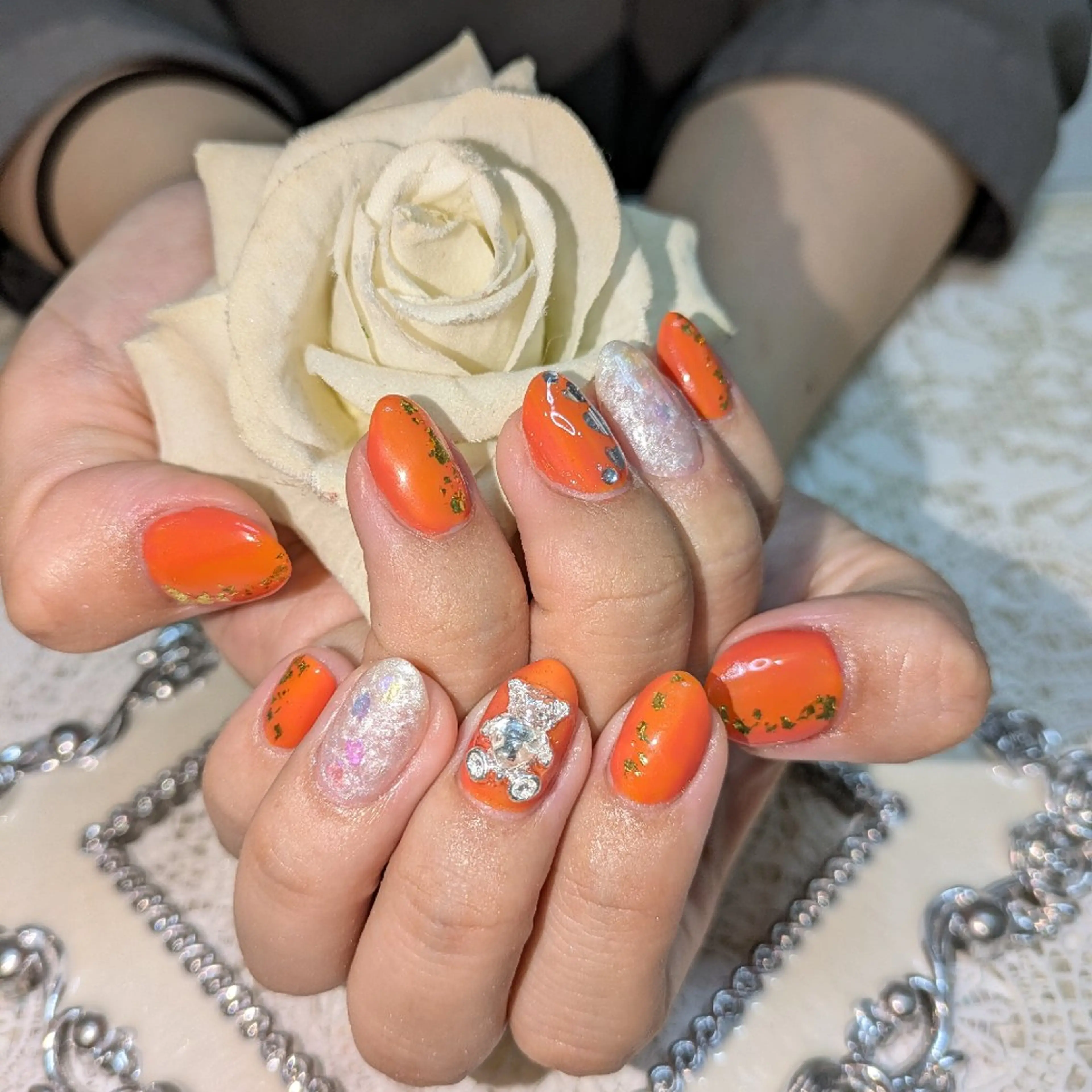 ネイル エステとネイル ローズコンフォートのネイルデザイン