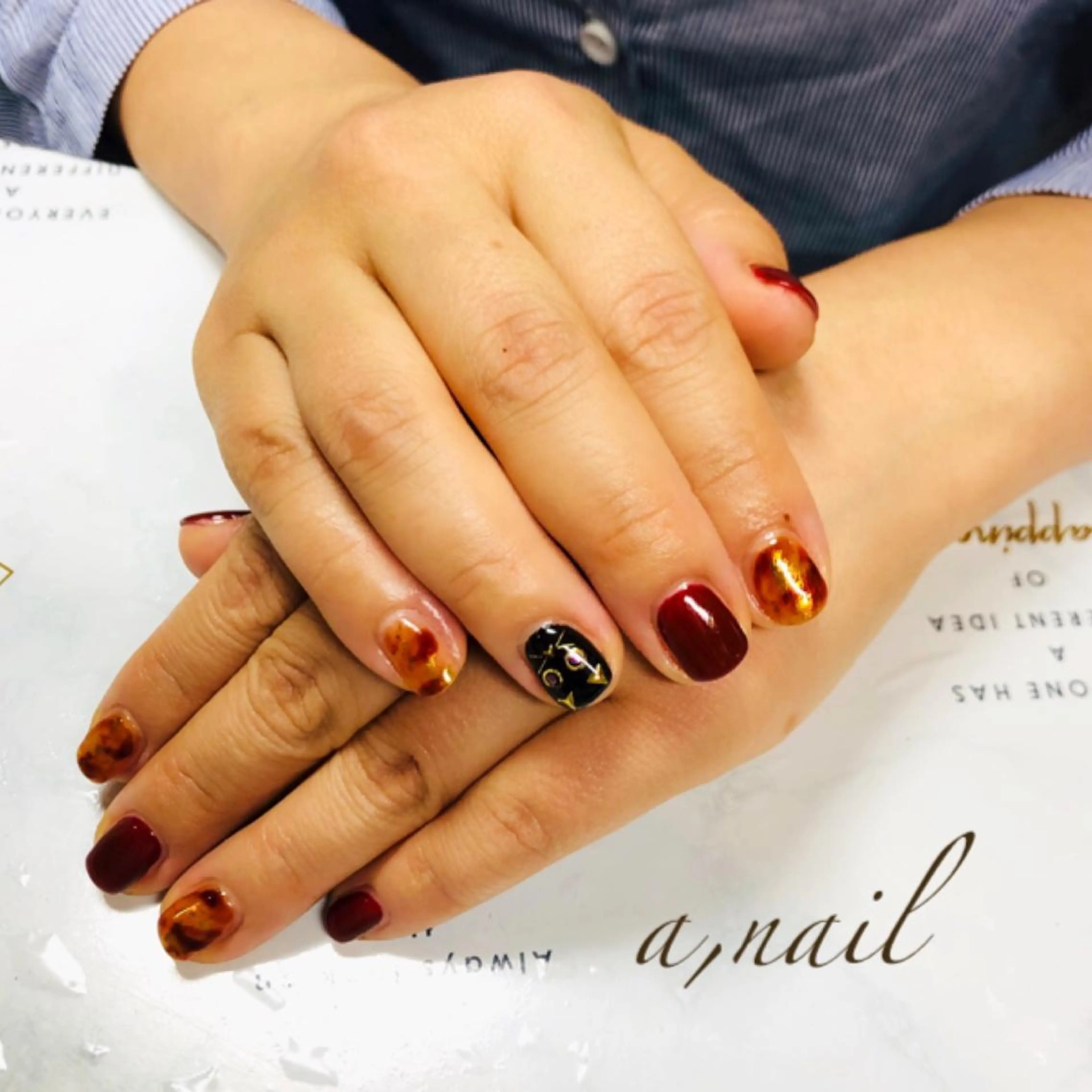 ネイル べっ甲ネイル フットネイル ラメ(グリッター) ニュアンスネイル オフィスネイル ハンドネイル ネイルサロン エーネイルのネイルデザイン