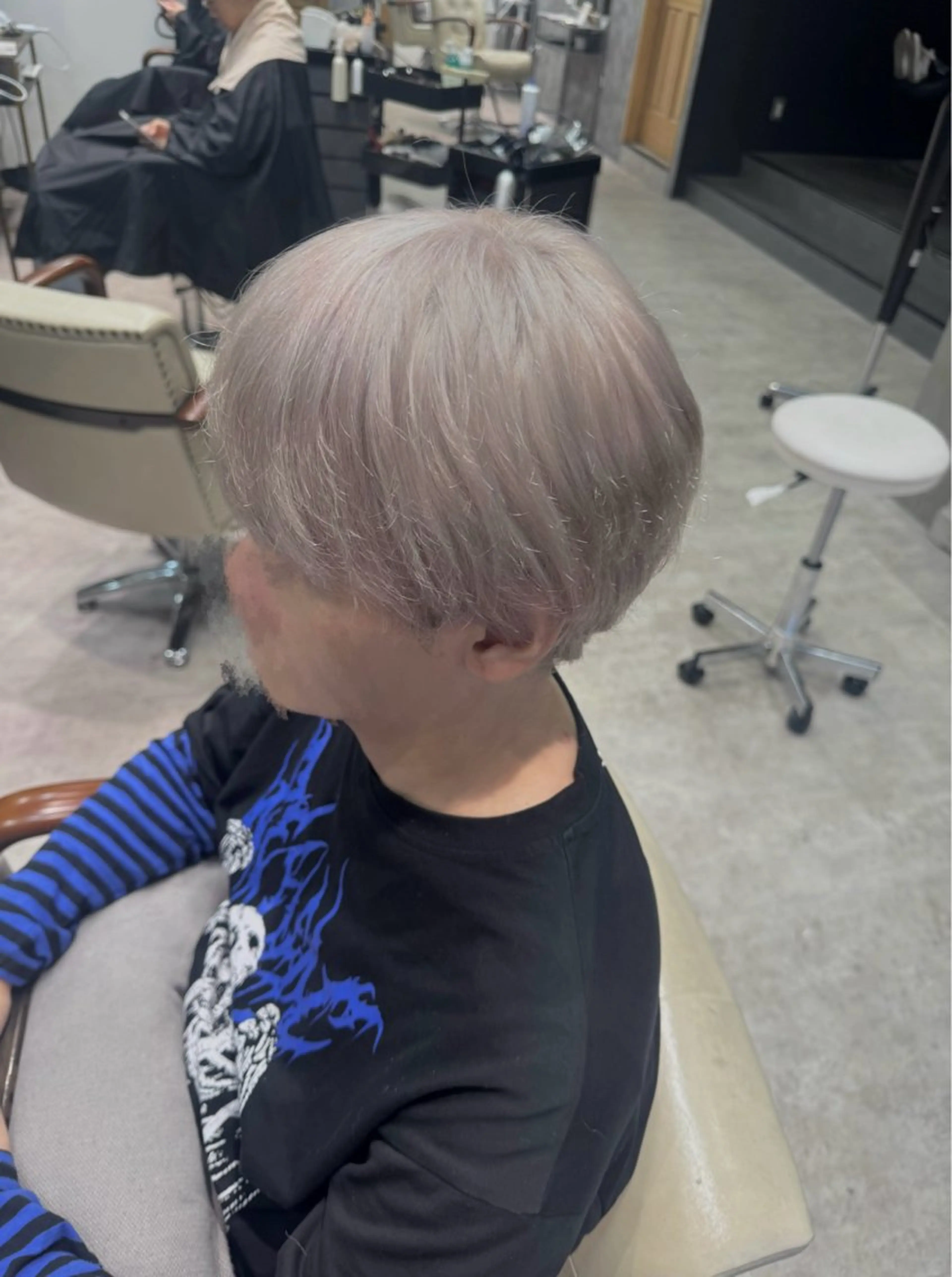 カラー メンズ 伊関 優愛のヘアスタイル