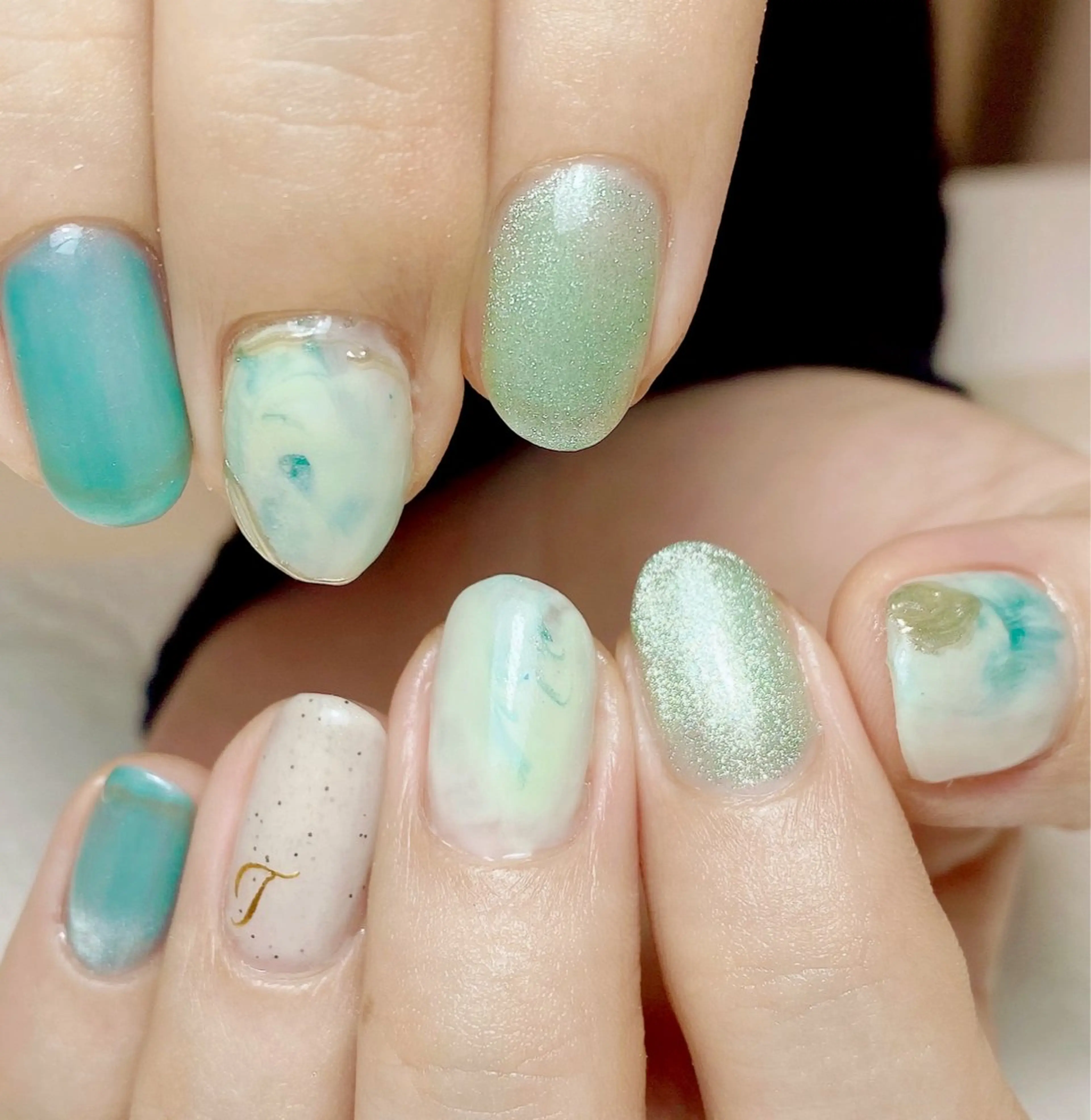 ネイル グリーン ニュアンスネイル ハンドネイル Nail Salon K 🧸美爪育成のネイルデザイン