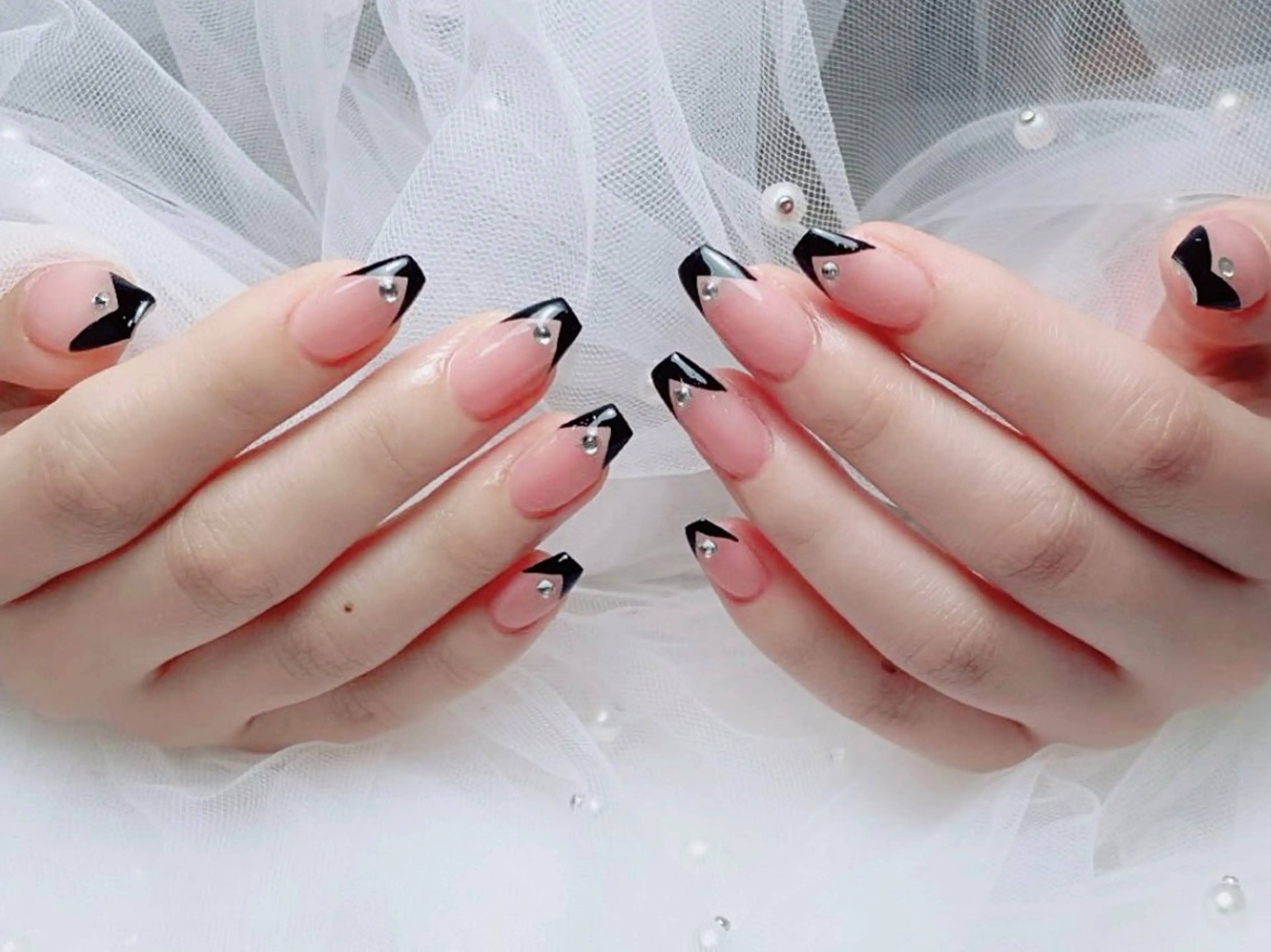 ネイル フレンチネイル ジェルネイル ハート 韓国ネイル マグネットネイル ハンドネイル ネイルサロン lotusのネイルデザイン