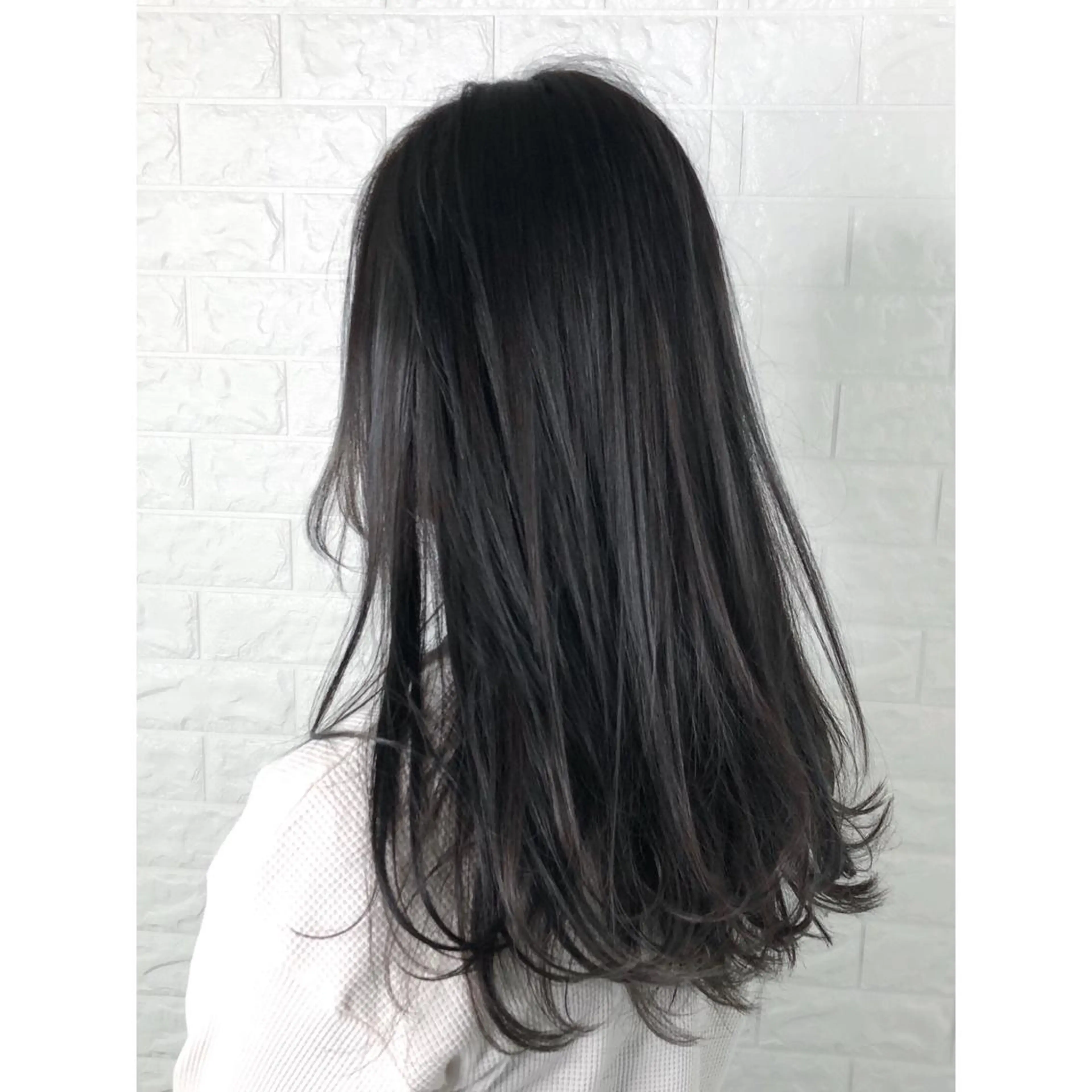 セミロング カラー アッシュ アッシュグレー 透明感カラー ダークアッシュ ハイライトカラー 髪質改善特化KIZU /艶髪研究（京都）のヘアスタイル