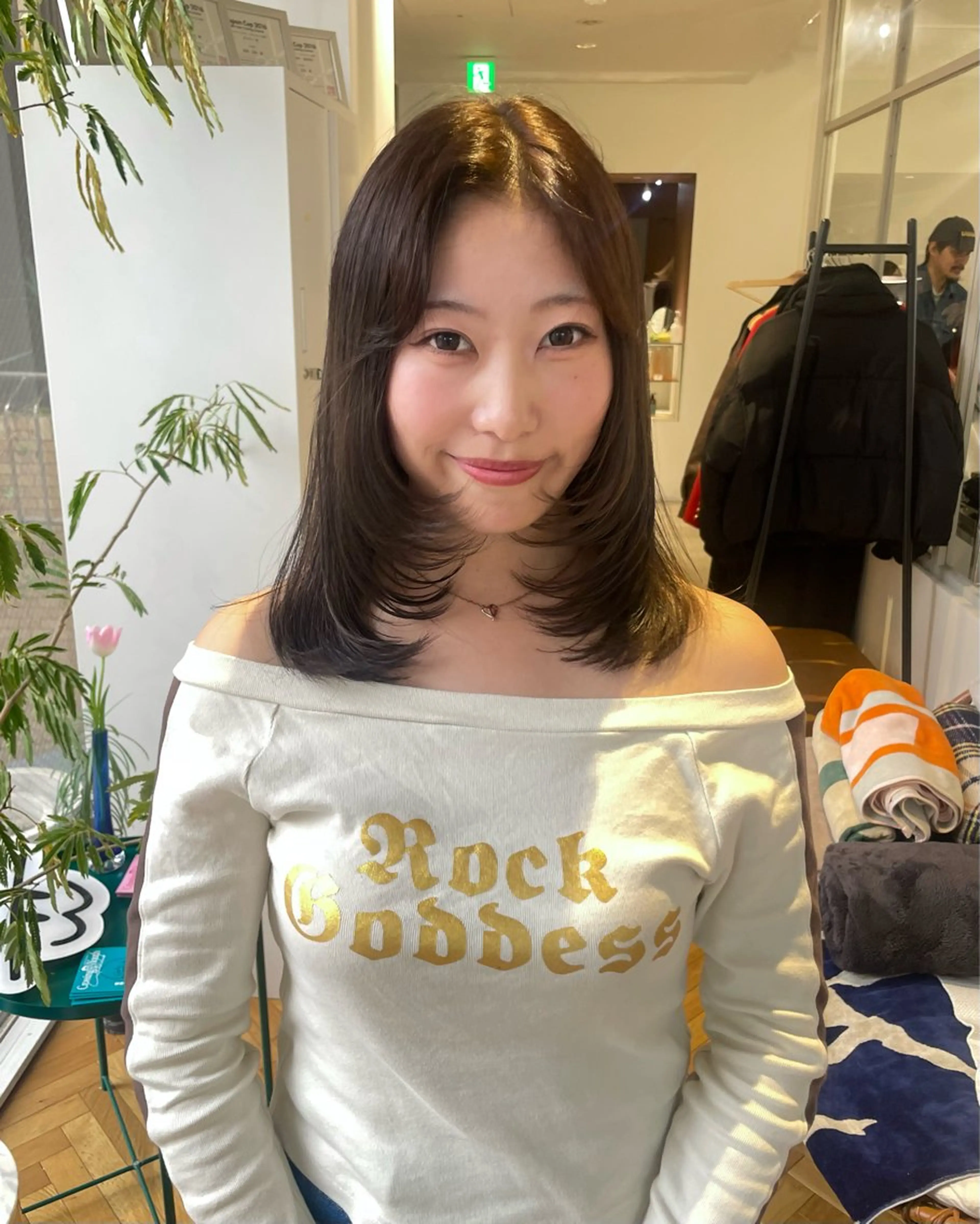 セミロング sachi / tsunaguのヘアスタイル