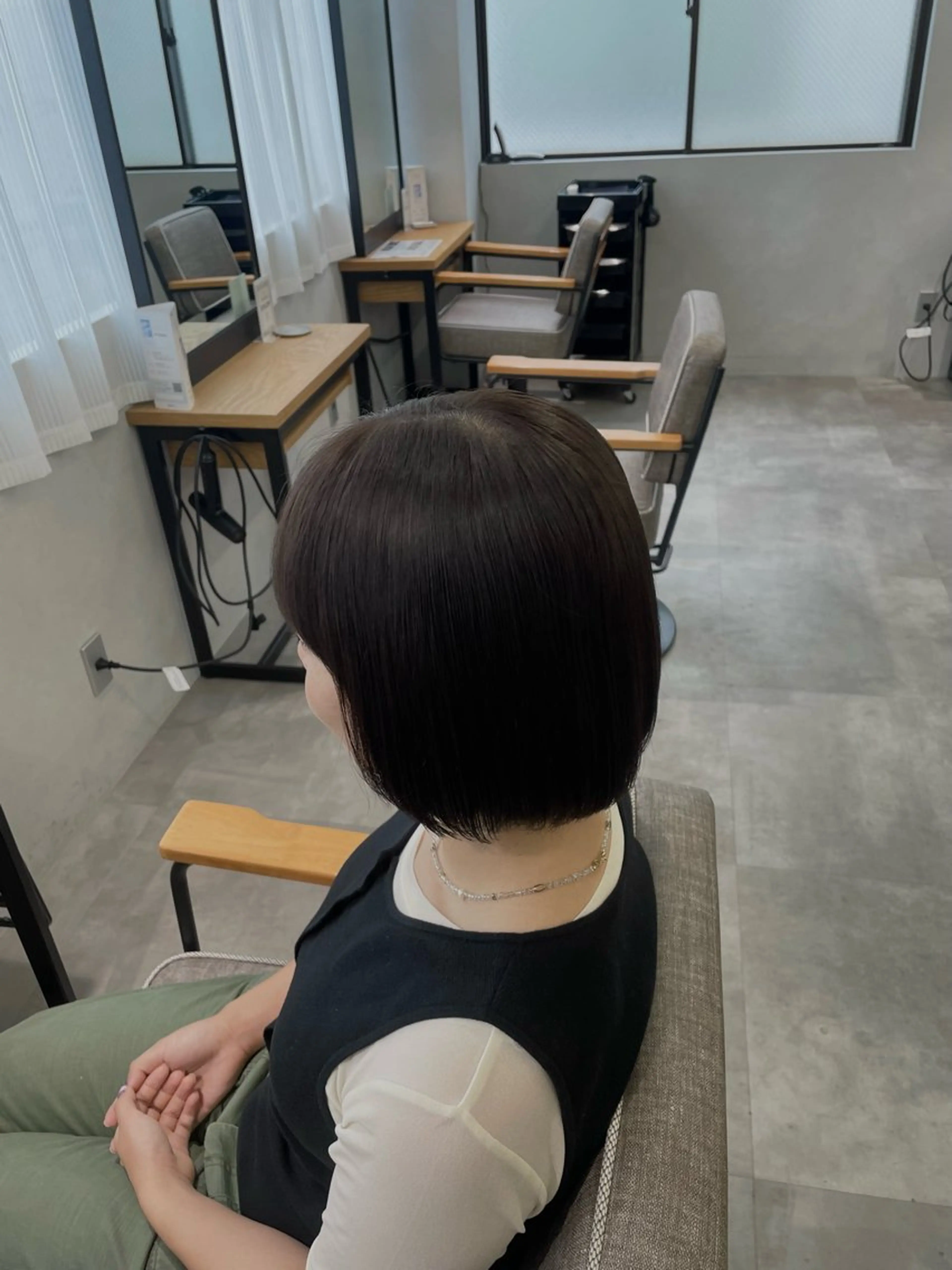 ミディアム カラー ベージュカラー ブルーカラー オリーブベージュ 抜け感/ワンカラー/ 明大前/桑田のヘアスタイル