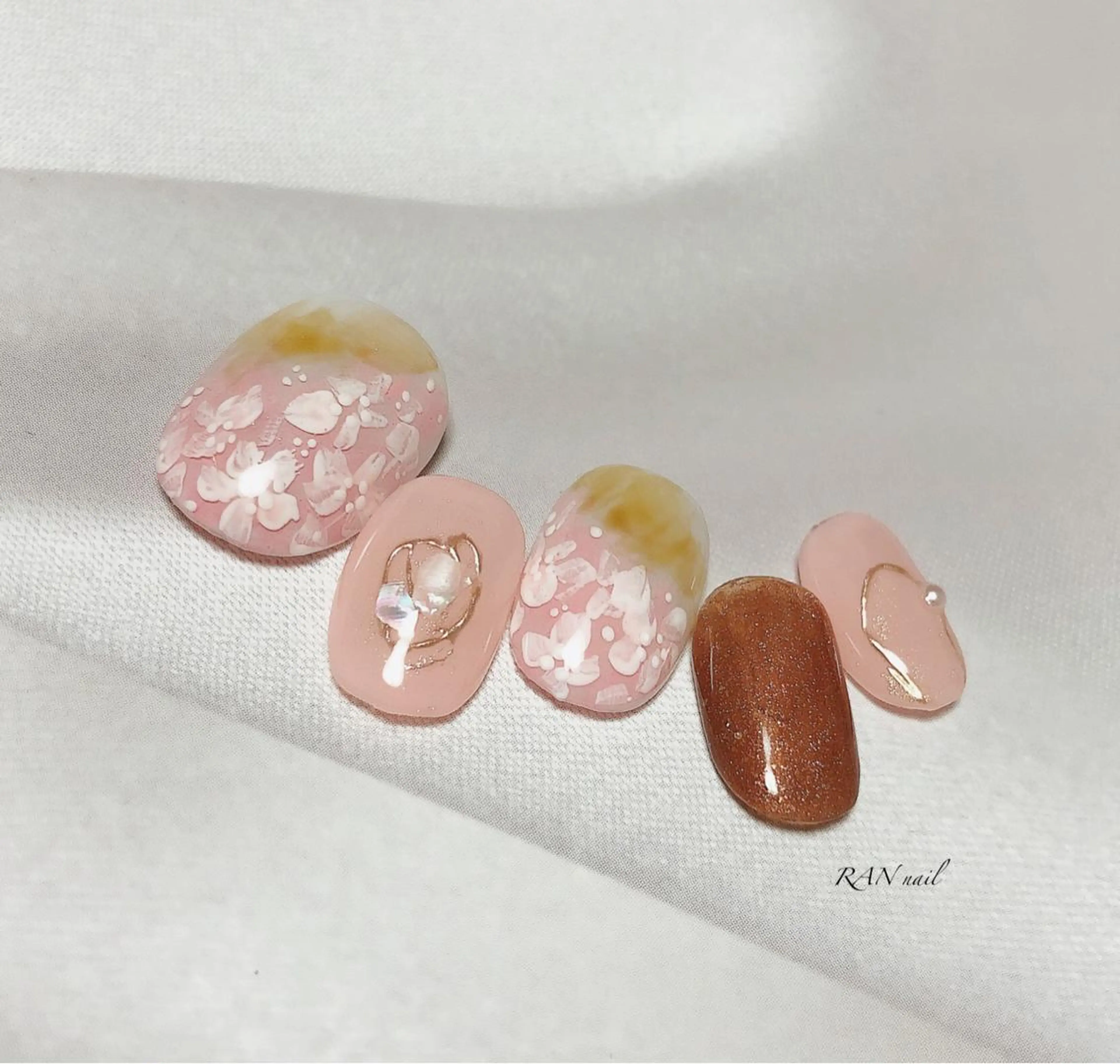 ネイル 桜ネイル ジェルネイル グラデーション 卒業式 マグネットネイル RAN nailのネイルデザイン