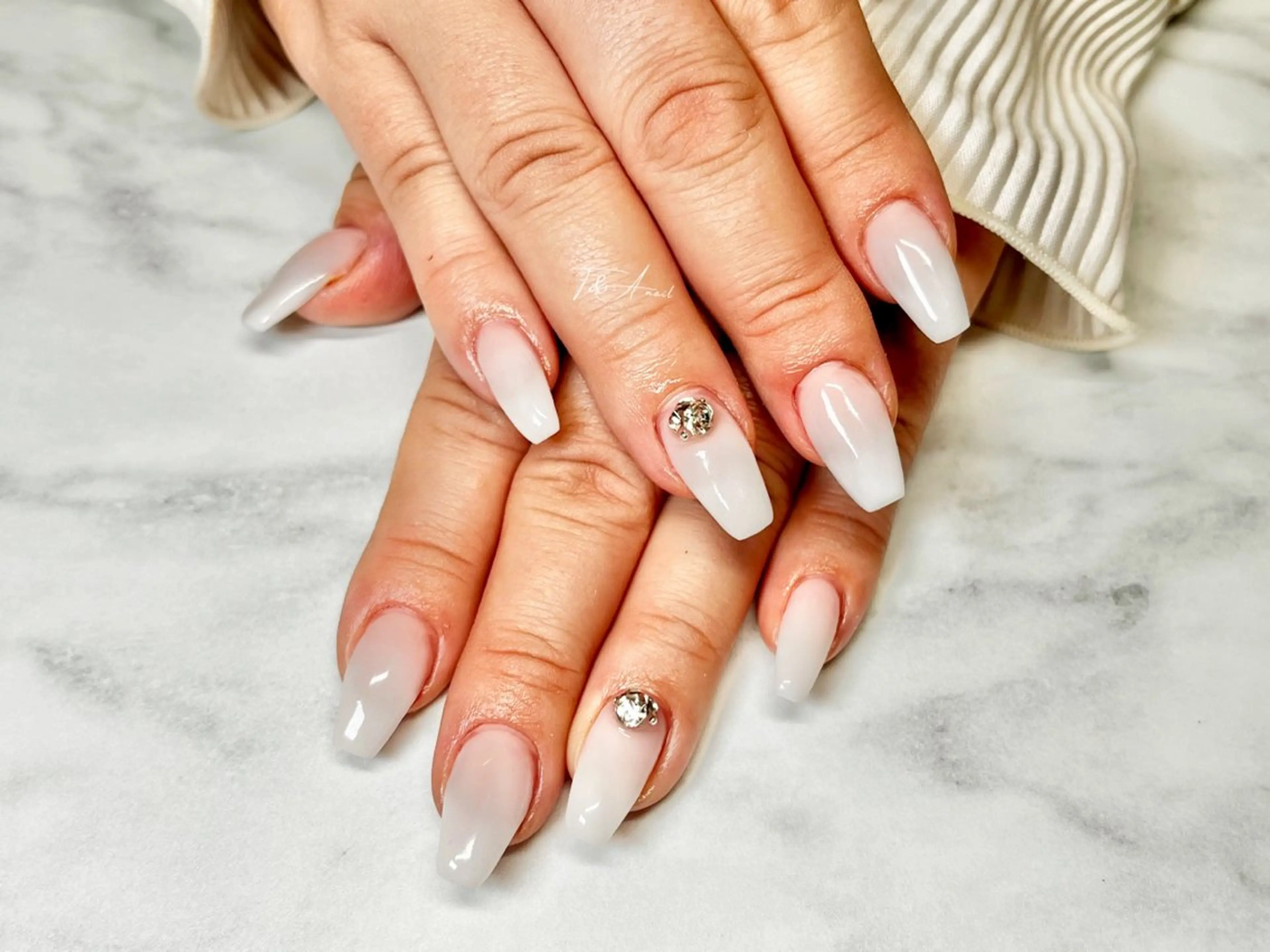 ネイル 長さ出し ジェルネイル グラデーション スカルプネイル ホワイト T&A nailのネイルデザイン