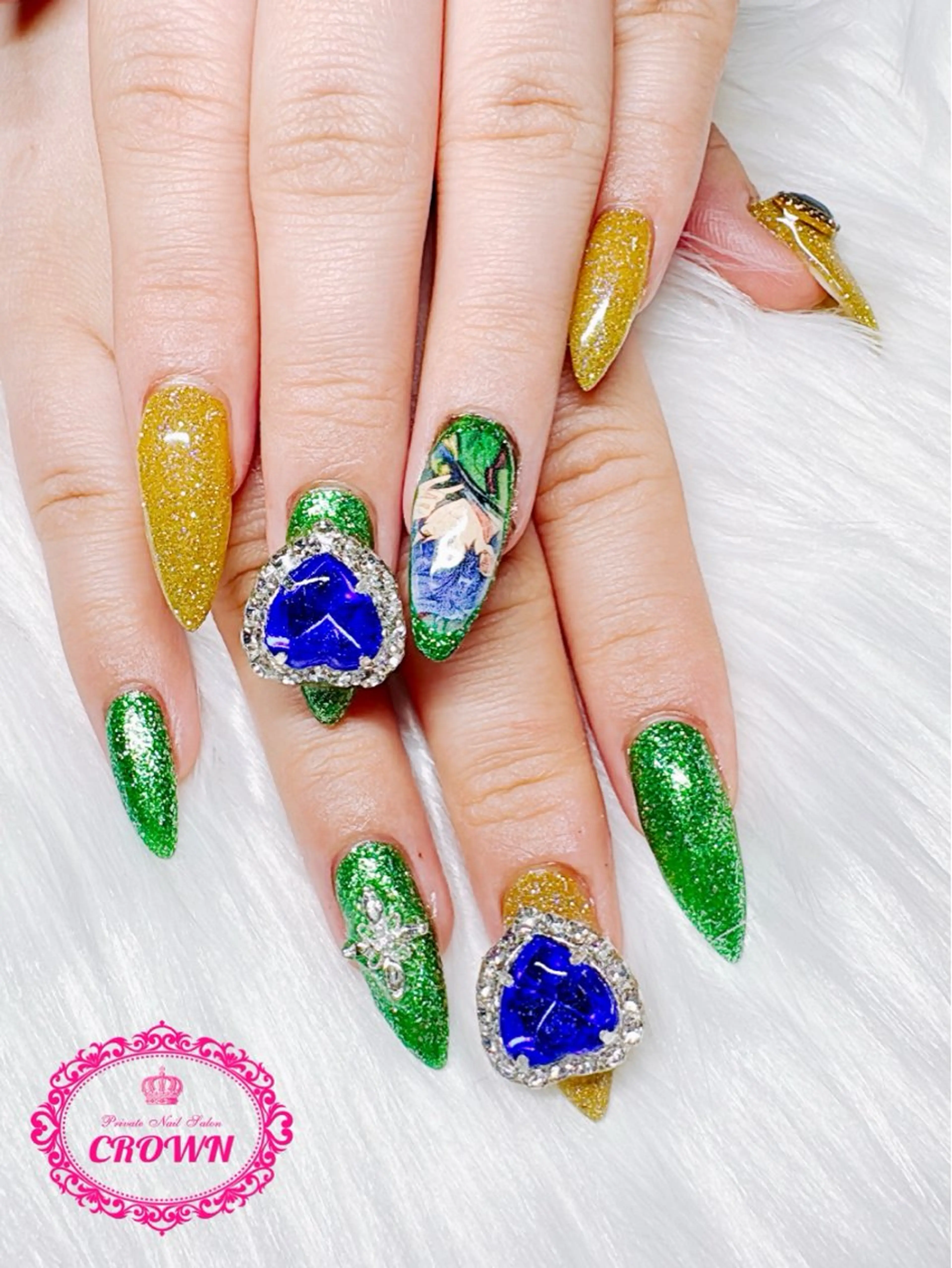 ネイル CROWN プライベートサロンのネイルデザイン