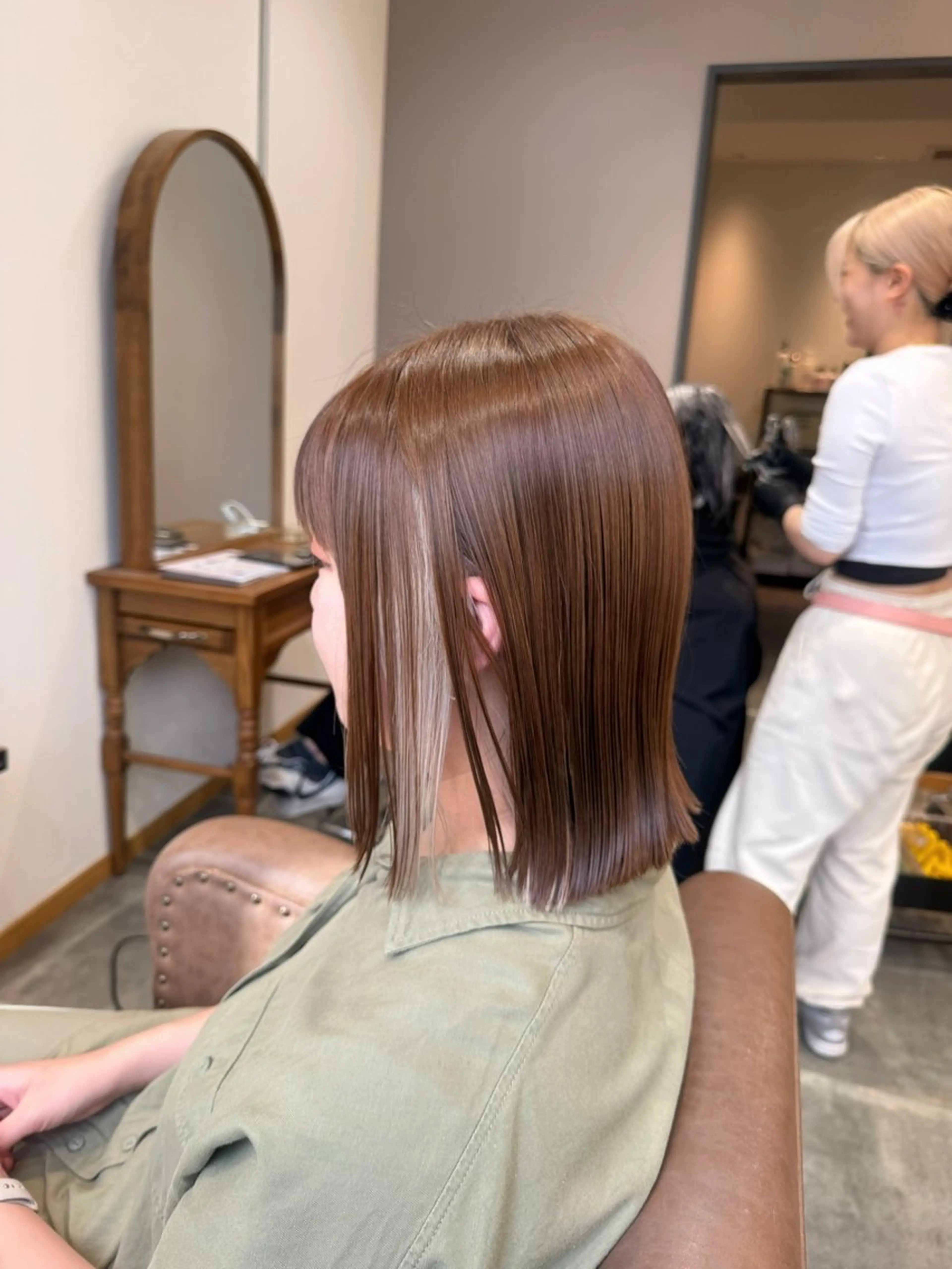 ミディアム カット ヘアカラー 大坪 壱成のヘアスタイル