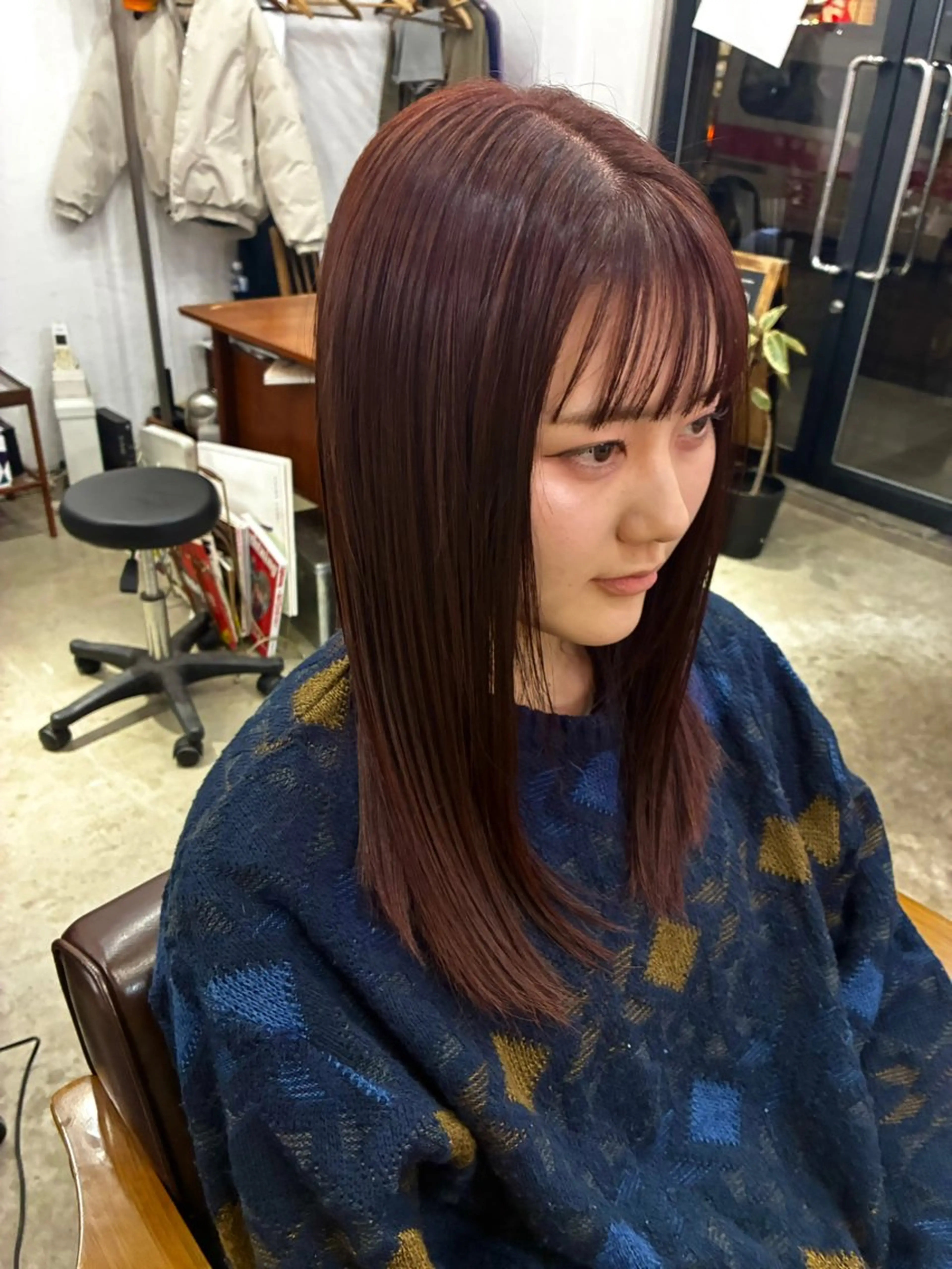 セミロング ヘアカラー トリートメント 佐藤 芽衣のヘアスタイル