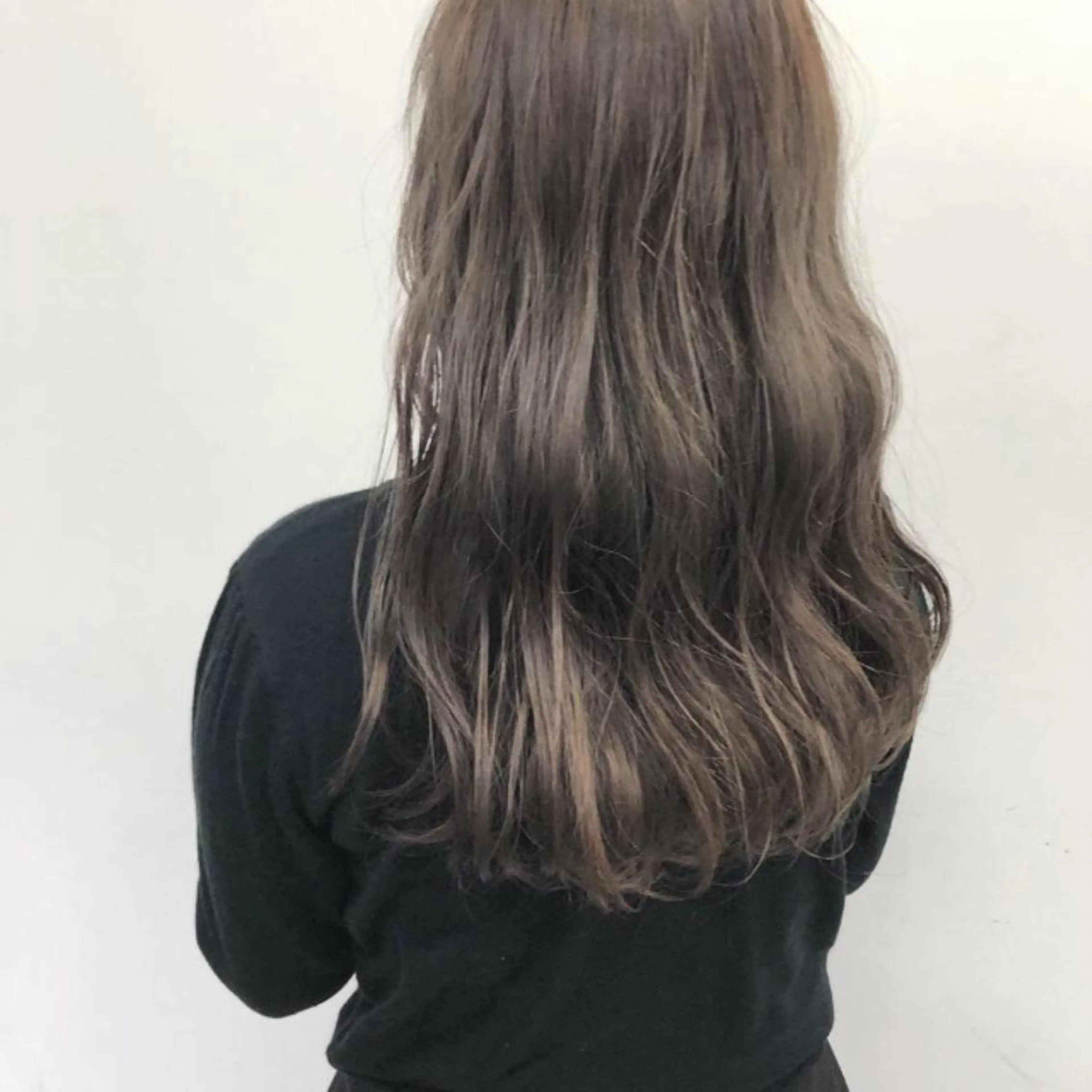 ロング カラー RINA🧤 デザインとボブのヘアスタイル