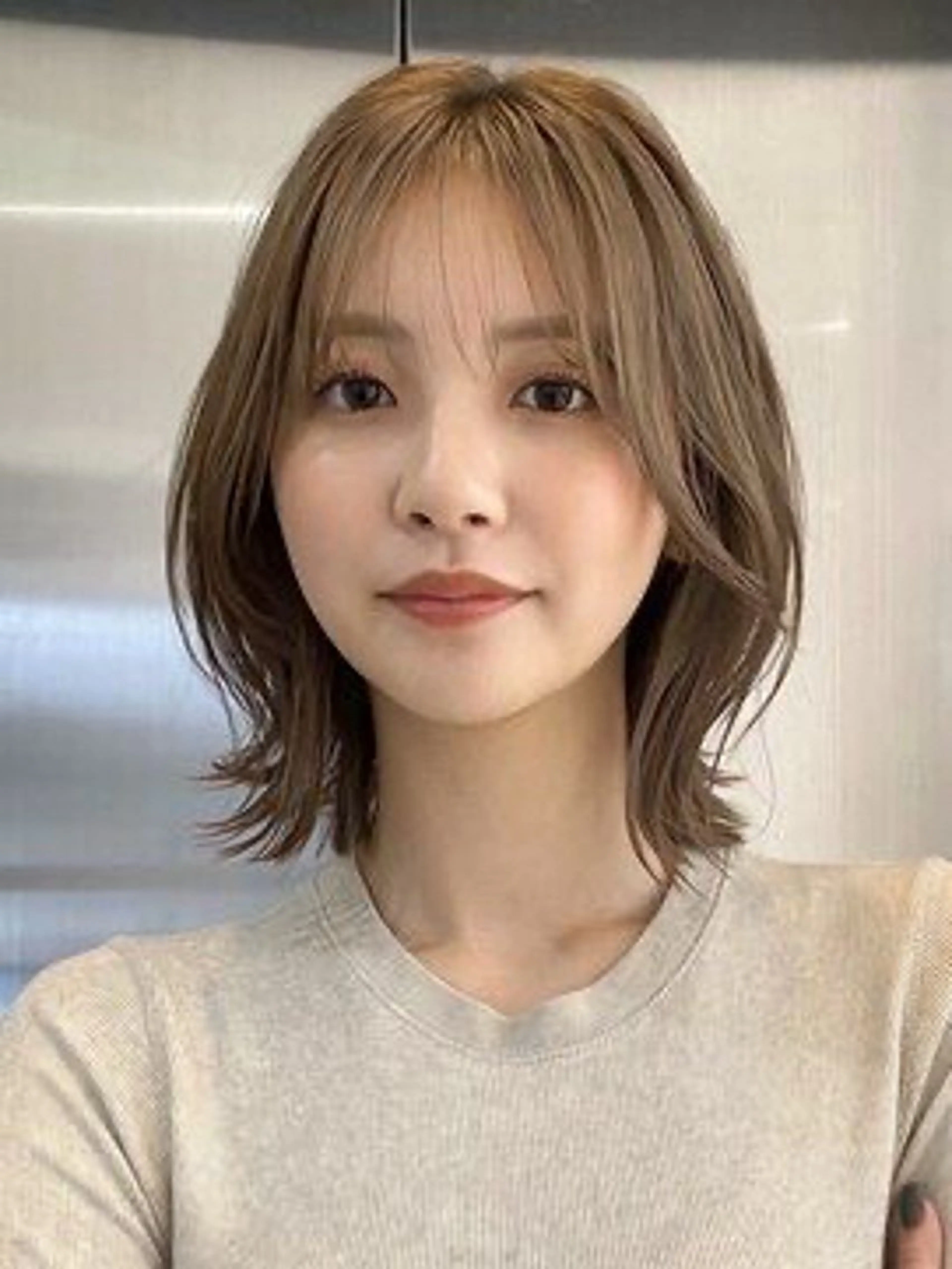 ミディアム ボブ レイヤーカット レイヤー・カット モデル・透明感カラーのヘアスタイル