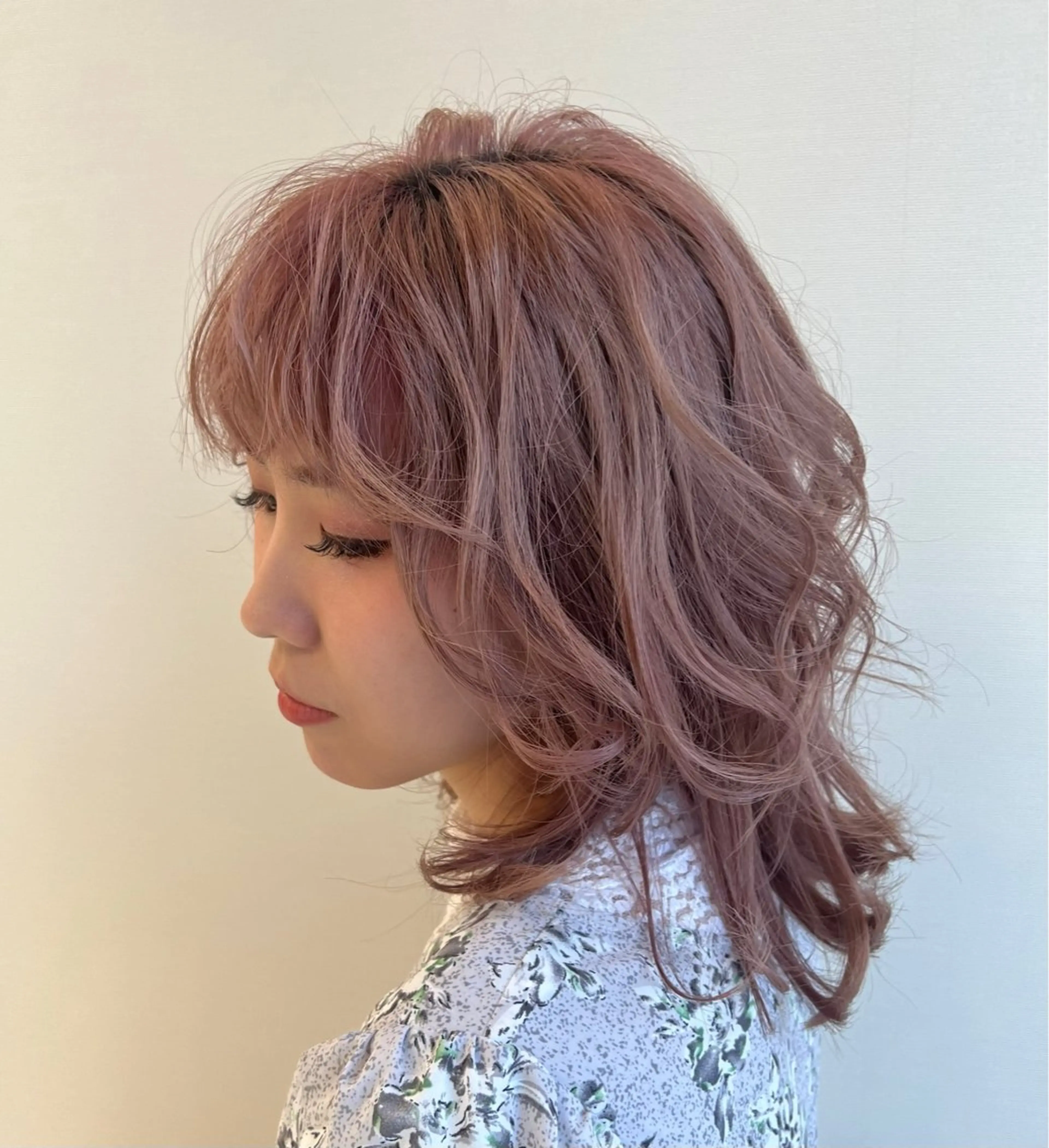 セミロング カット ヘアカラー ヘアセット 透明感カラー✨️山内 七鐘のヘアスタイル