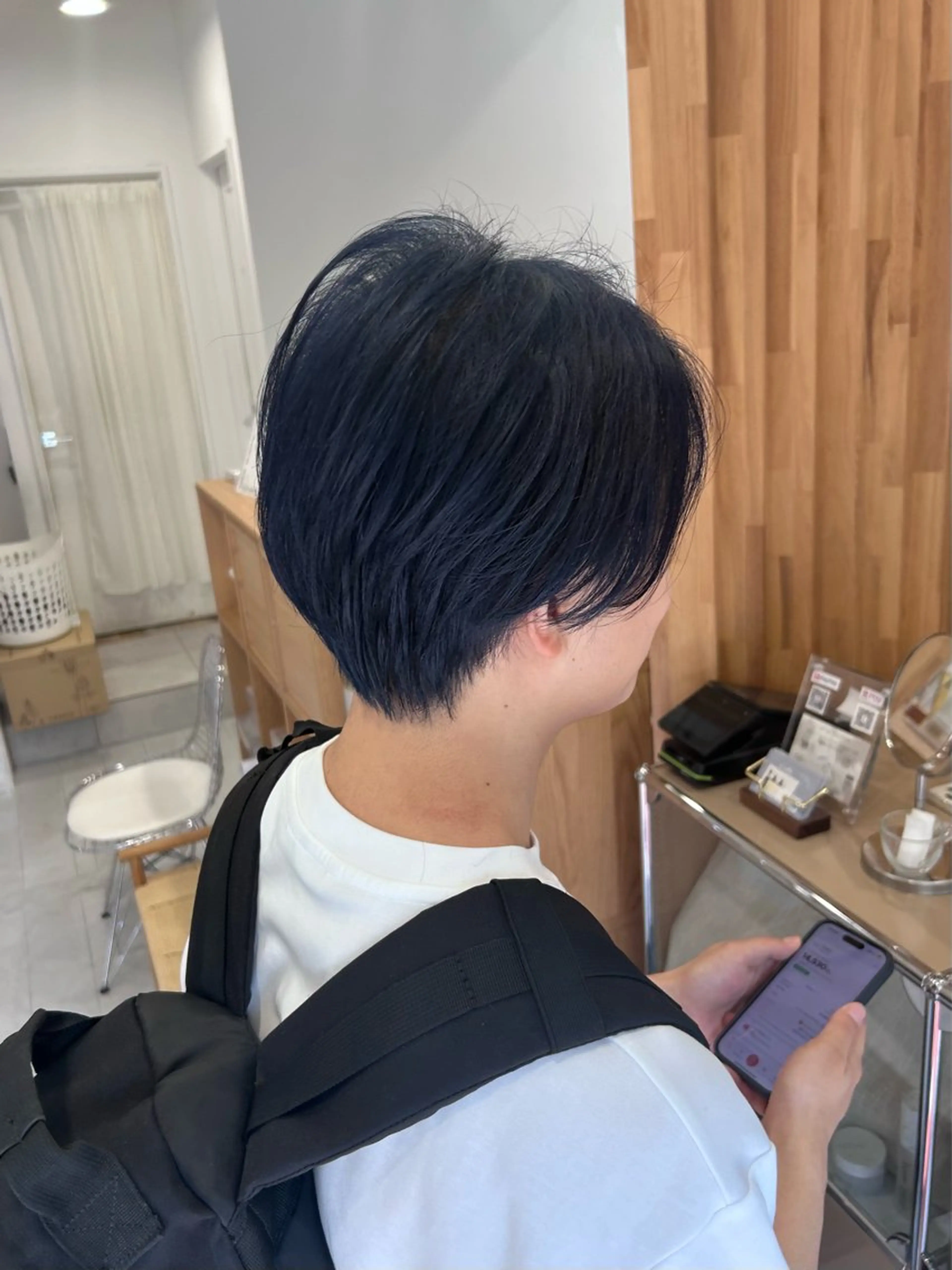 カラー メンズ メンズブリーチ ブリーチ ネイビーカラー カット ヘアカラー レイヤーカット⛓ hina🩶のヘアスタイル