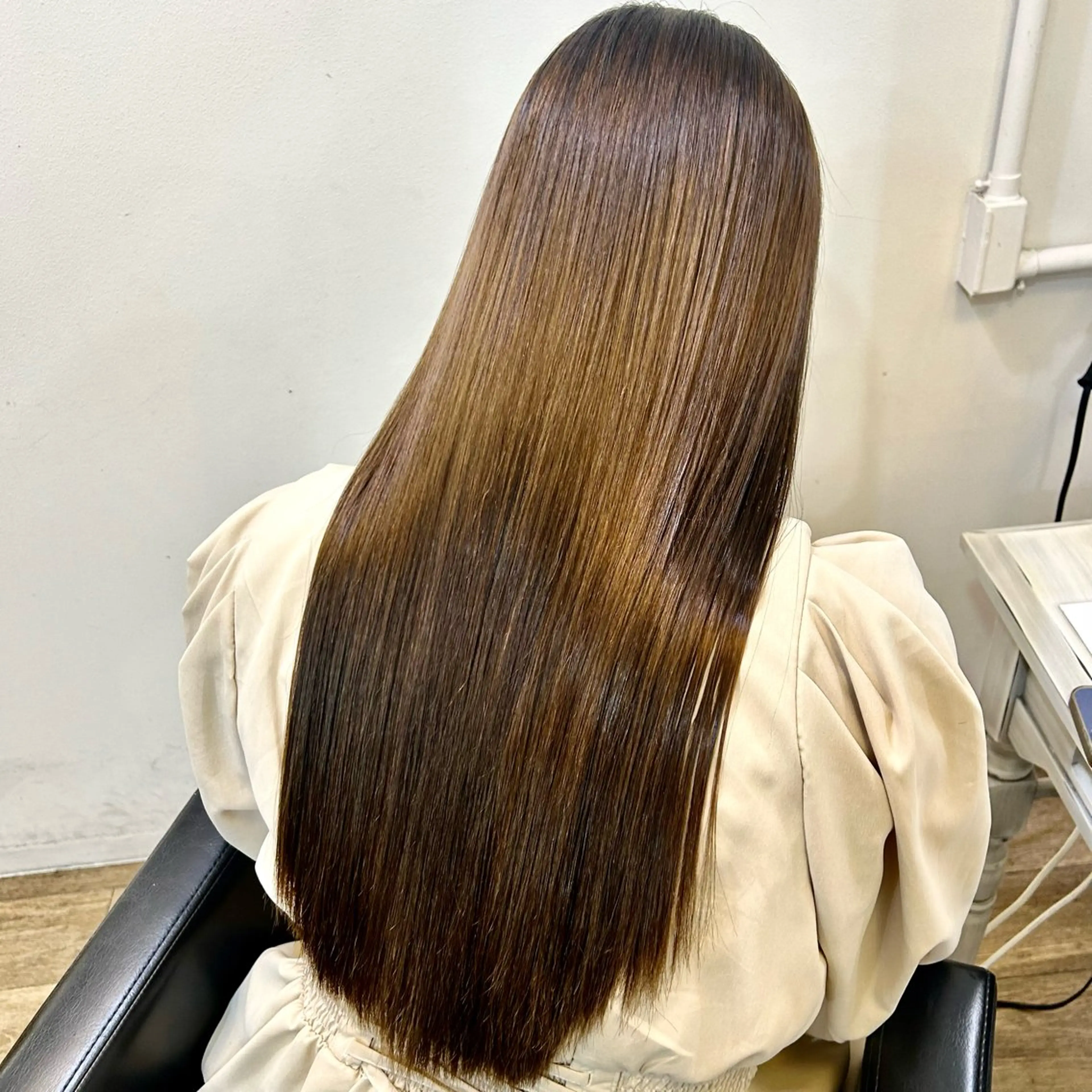 ロング ボブ くびれヘア 顔周りカット 髪質改善 韓国風ヘア ブリーチなしベージュ /ヘアセット/ミユのヘアスタイル