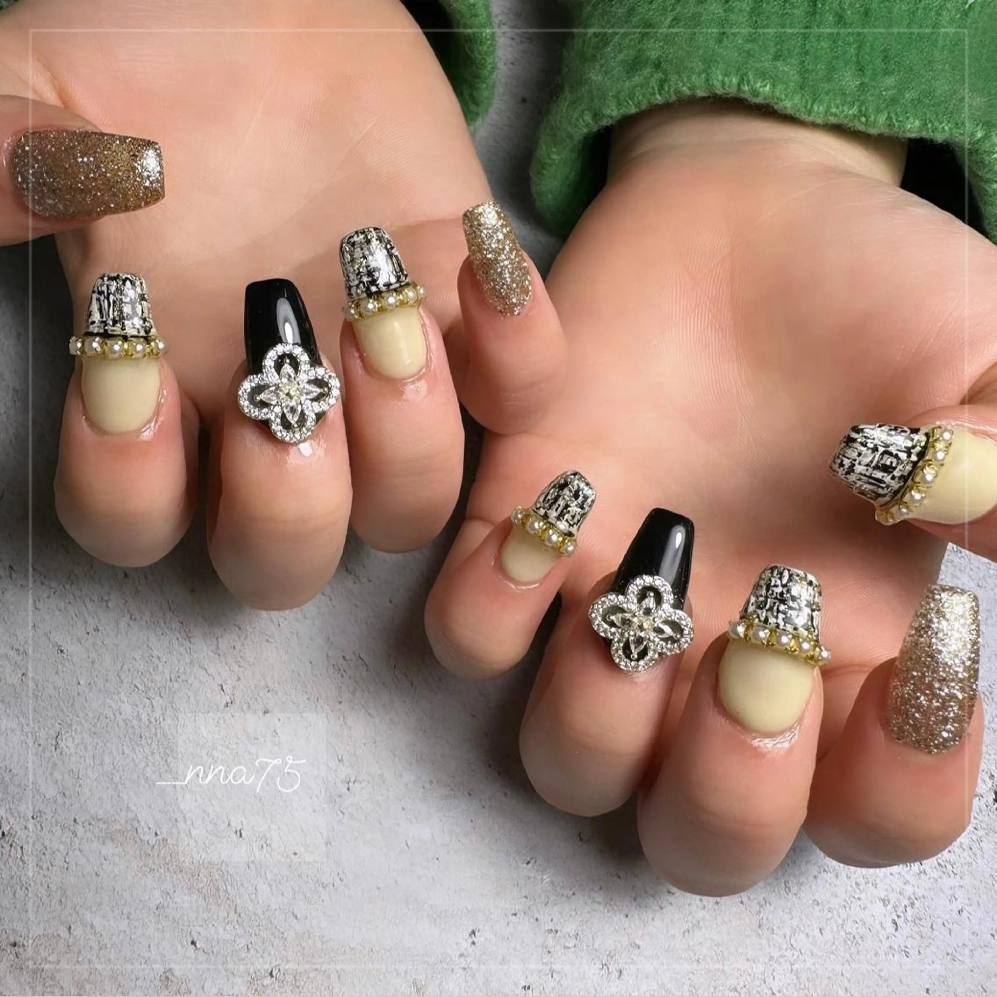 ネイル GRANDE OSU Anna 🧸💛のネイルデザイン