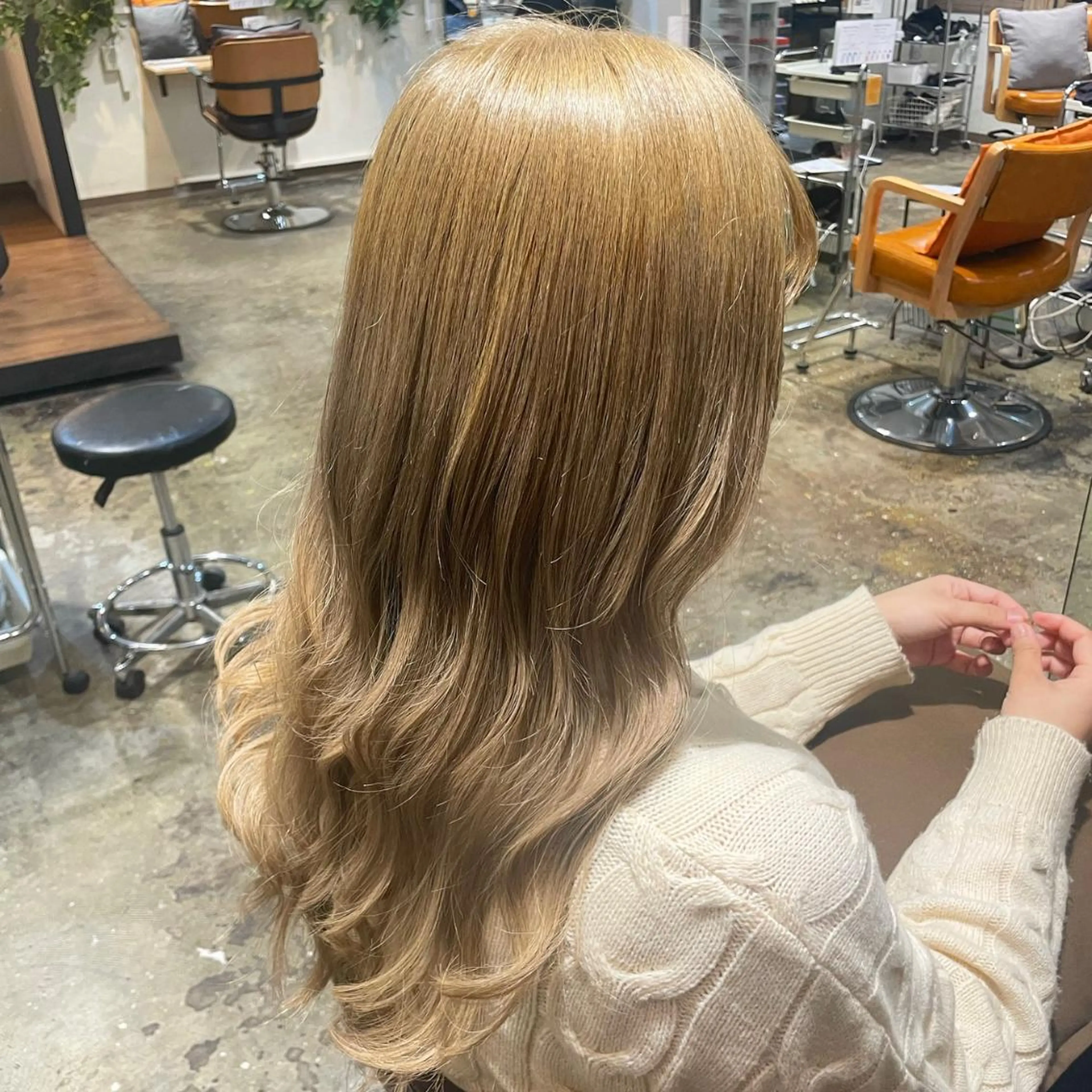 ロング カラー ヘアアレンジ ブリーチ ブロンド ホワイトブロンド ヘアカラー トリートメント 🇰🇷韓国ｽﾀｲﾙ ﾚｲﾔｰ/ayanaのヘアスタイル