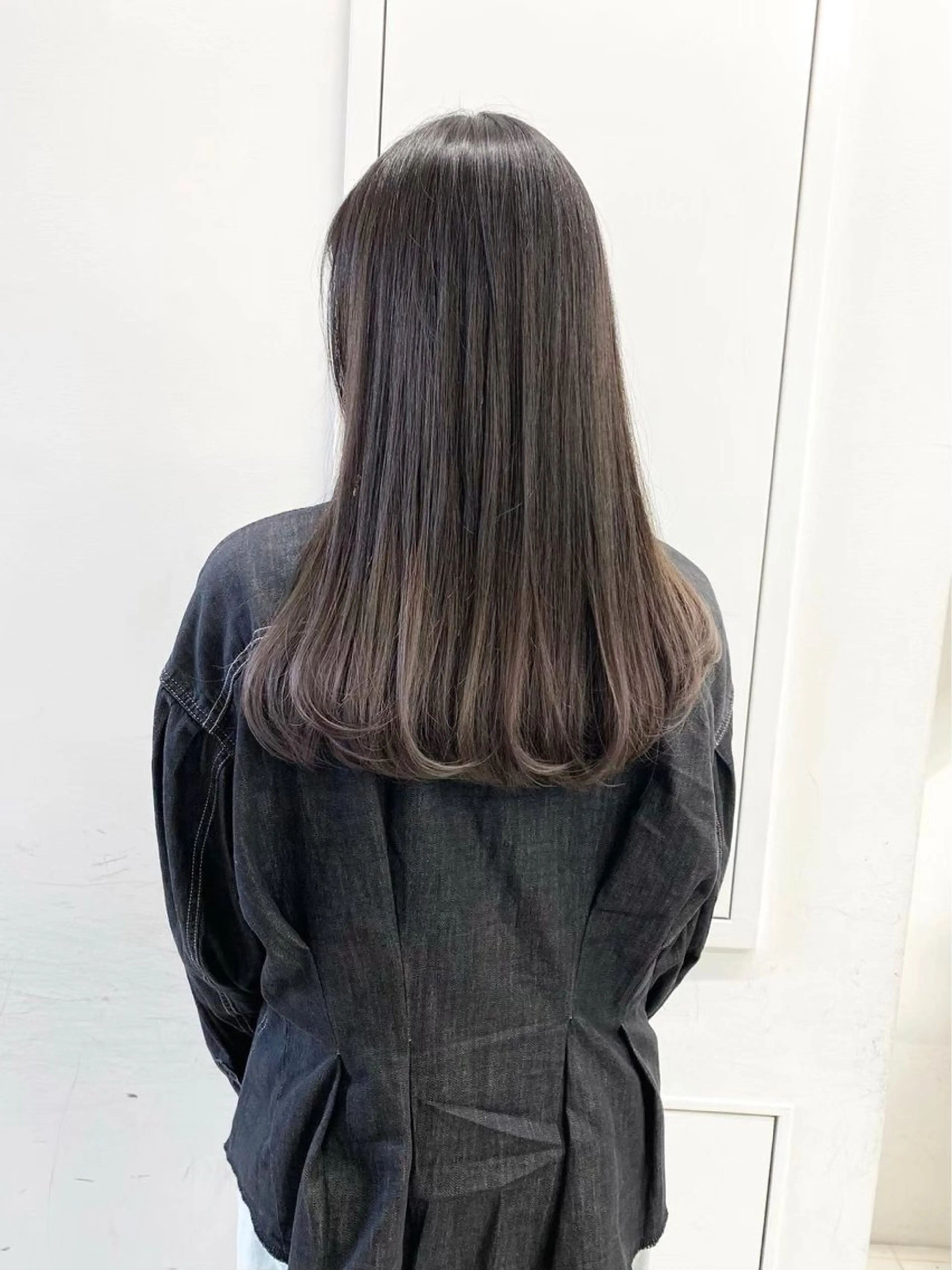 ロング カラー ヘアアレンジ グラデーションカラー ヘアカラー トリートメント ブリーチカラー 安田海音のヘアスタイル