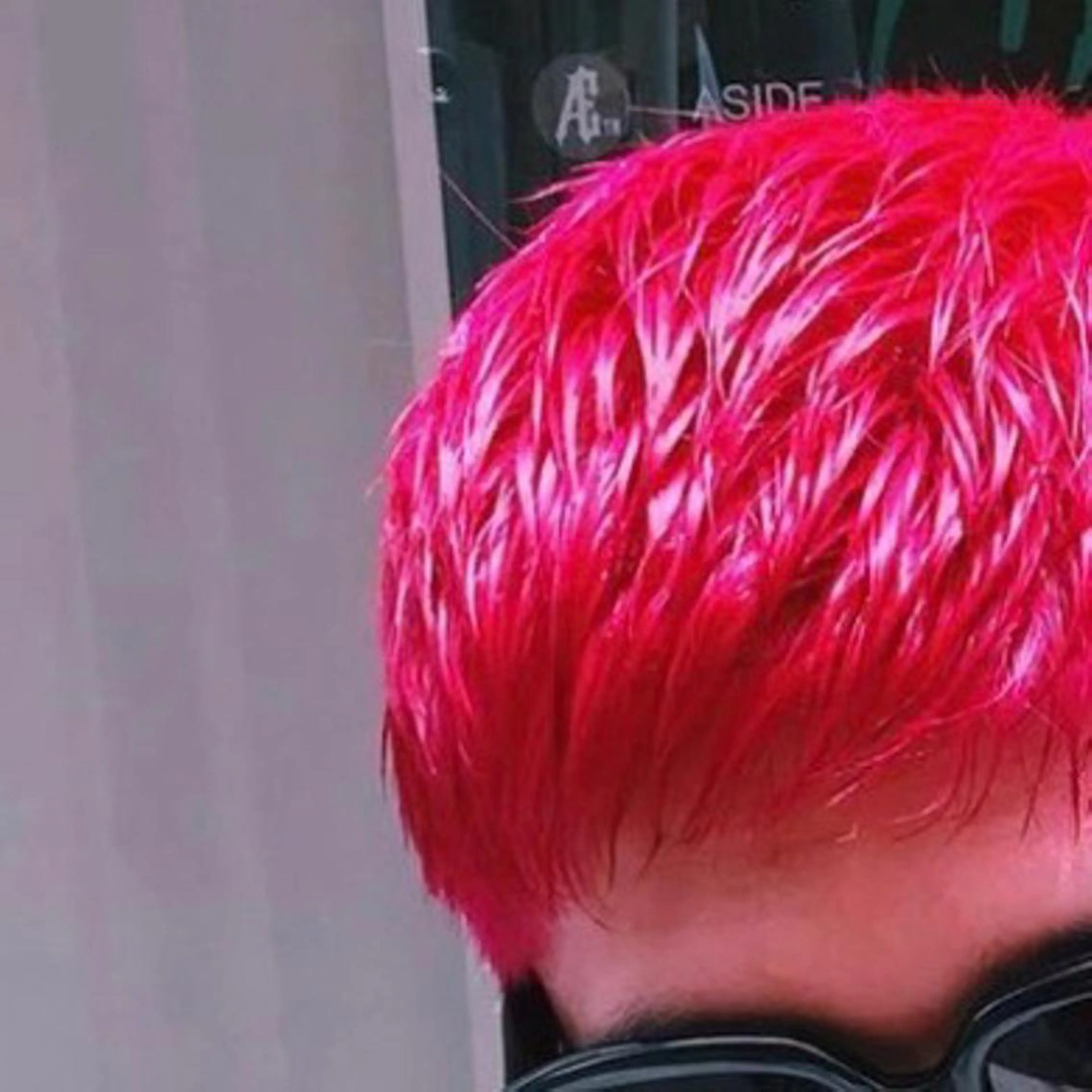 ショート カラー メンズ シールエクステ メンズバレイヤージュ メンズブリーチ フェードカット メンズハイライト カット ヘアカラー WEST OLAND加藤圭介のヘアスタイル