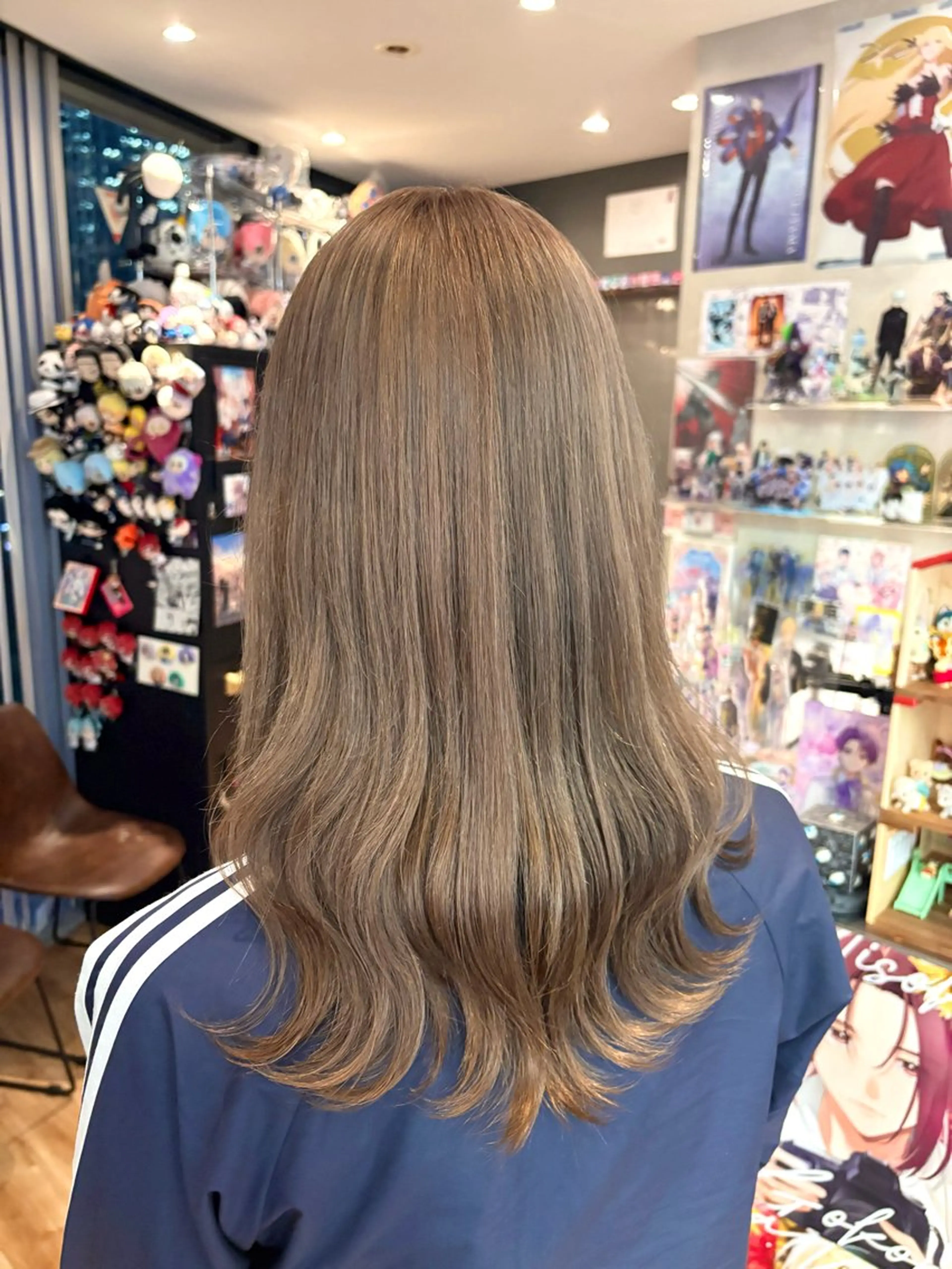 ロング カラー ベージュカラー ブリーチ ブラウンカラー キャラメルブラウン ココアブラウン ヘアカラー トリートメント 推しカラー/ ミクのヘアスタイル