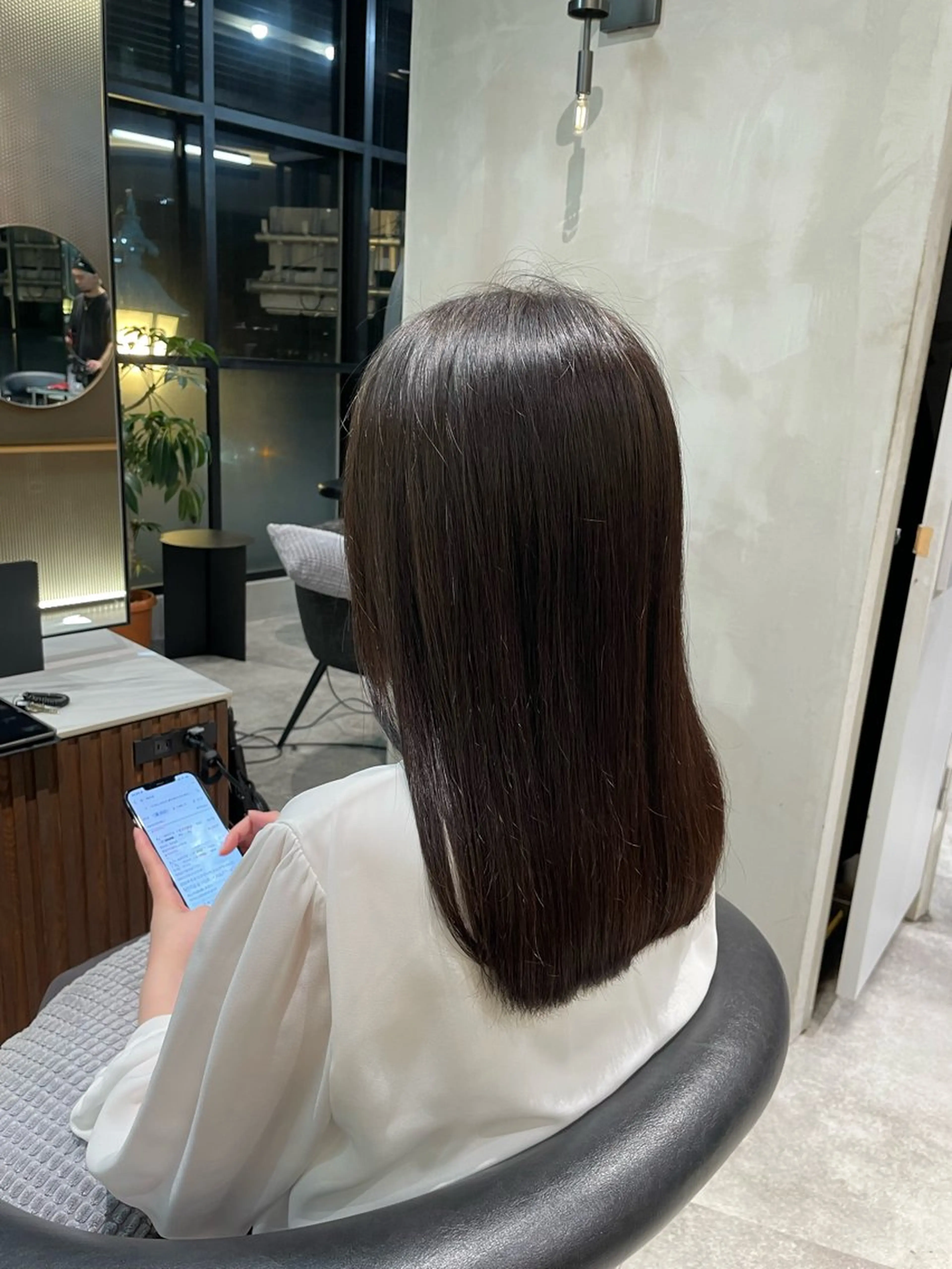 セミロング 松田 恋のヘアスタイル