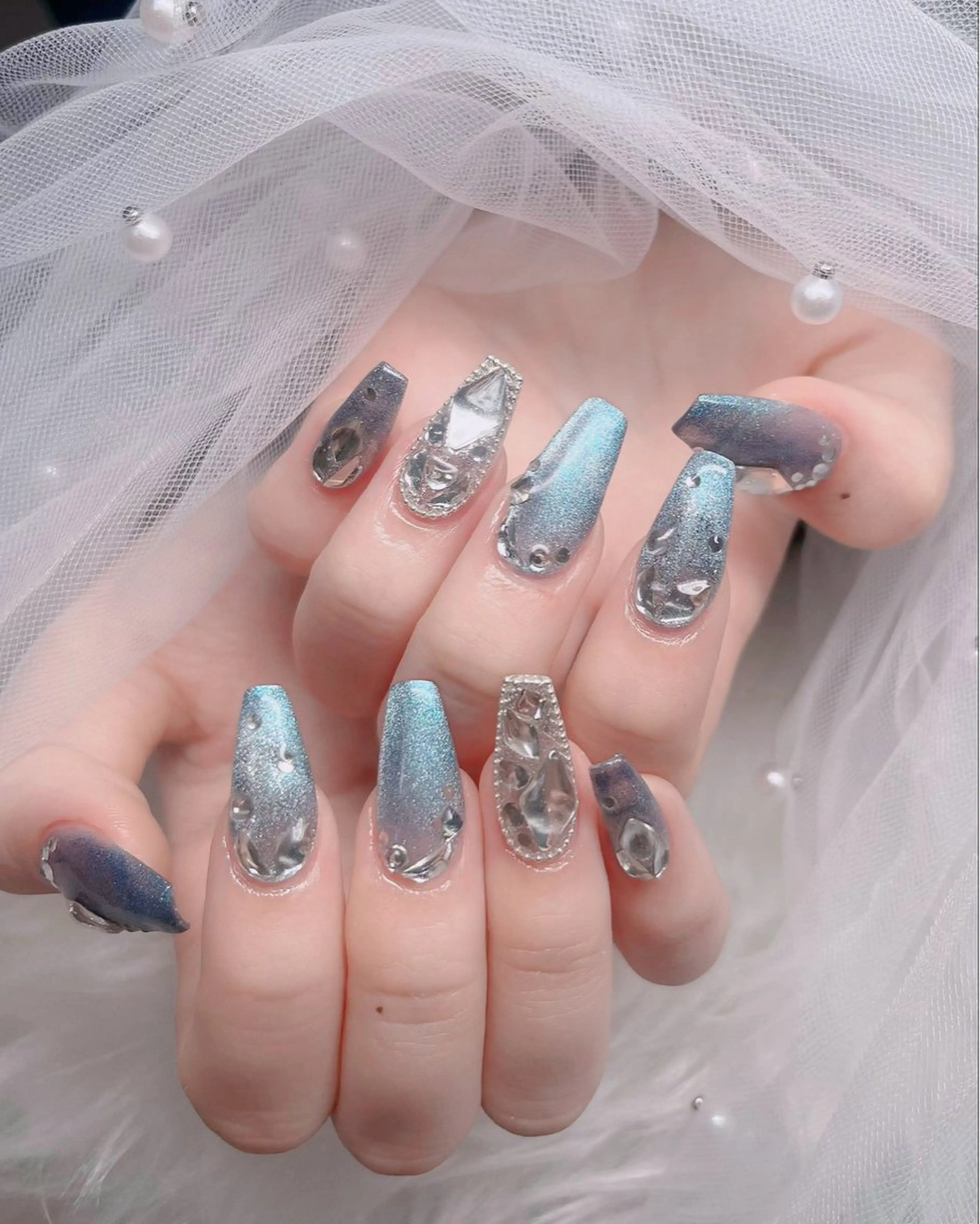 ネイル オーロラネイル フレンチネイル ジェルネイル ハロウィン キラキラネイル H.baby Nail Salonのネイルデザイン