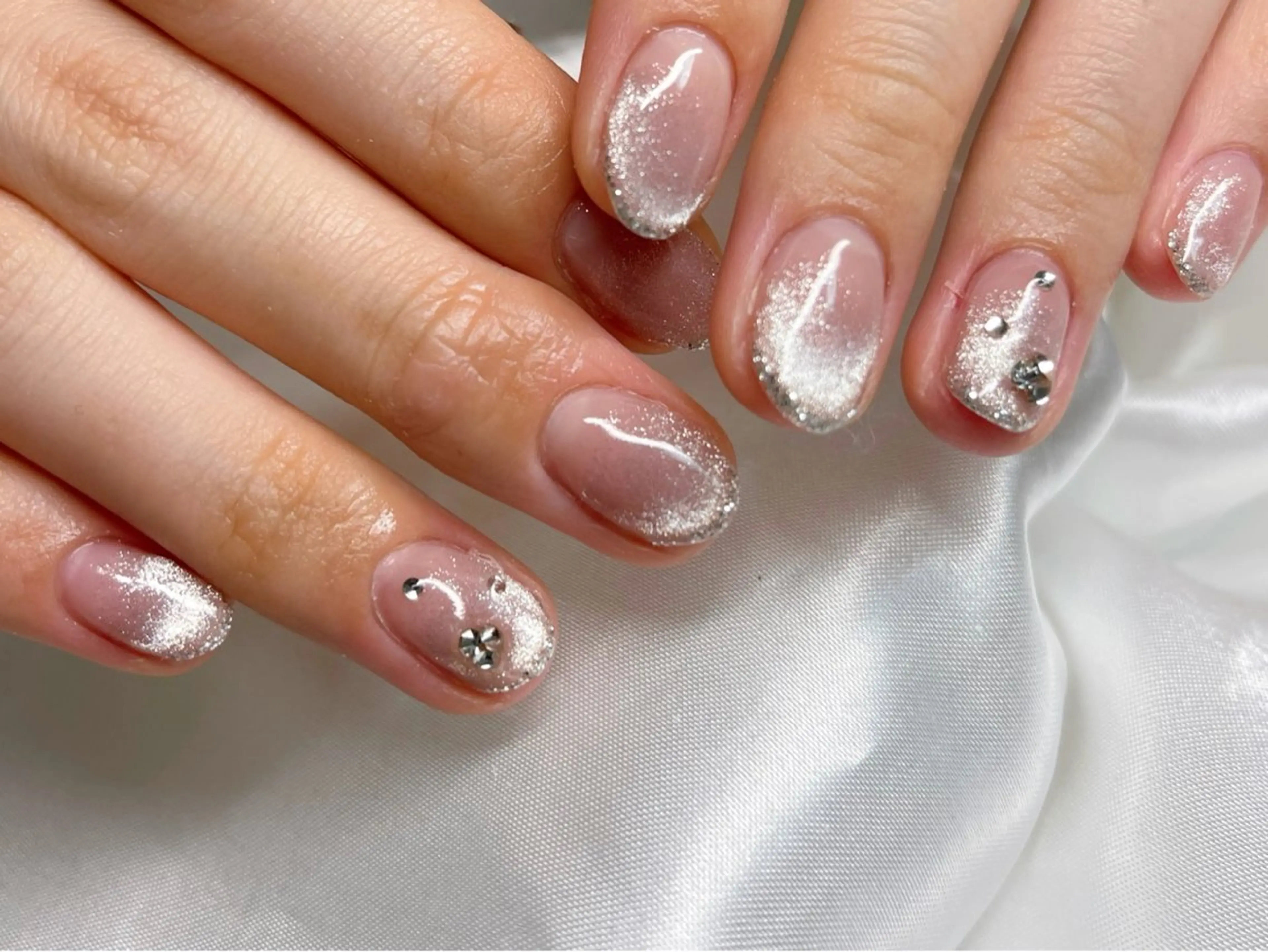 ネイル フレンチネイル 韓国ネイル マグネットネイル ワンホンネイル ハンドネイル 松田 由真のネイルデザイン