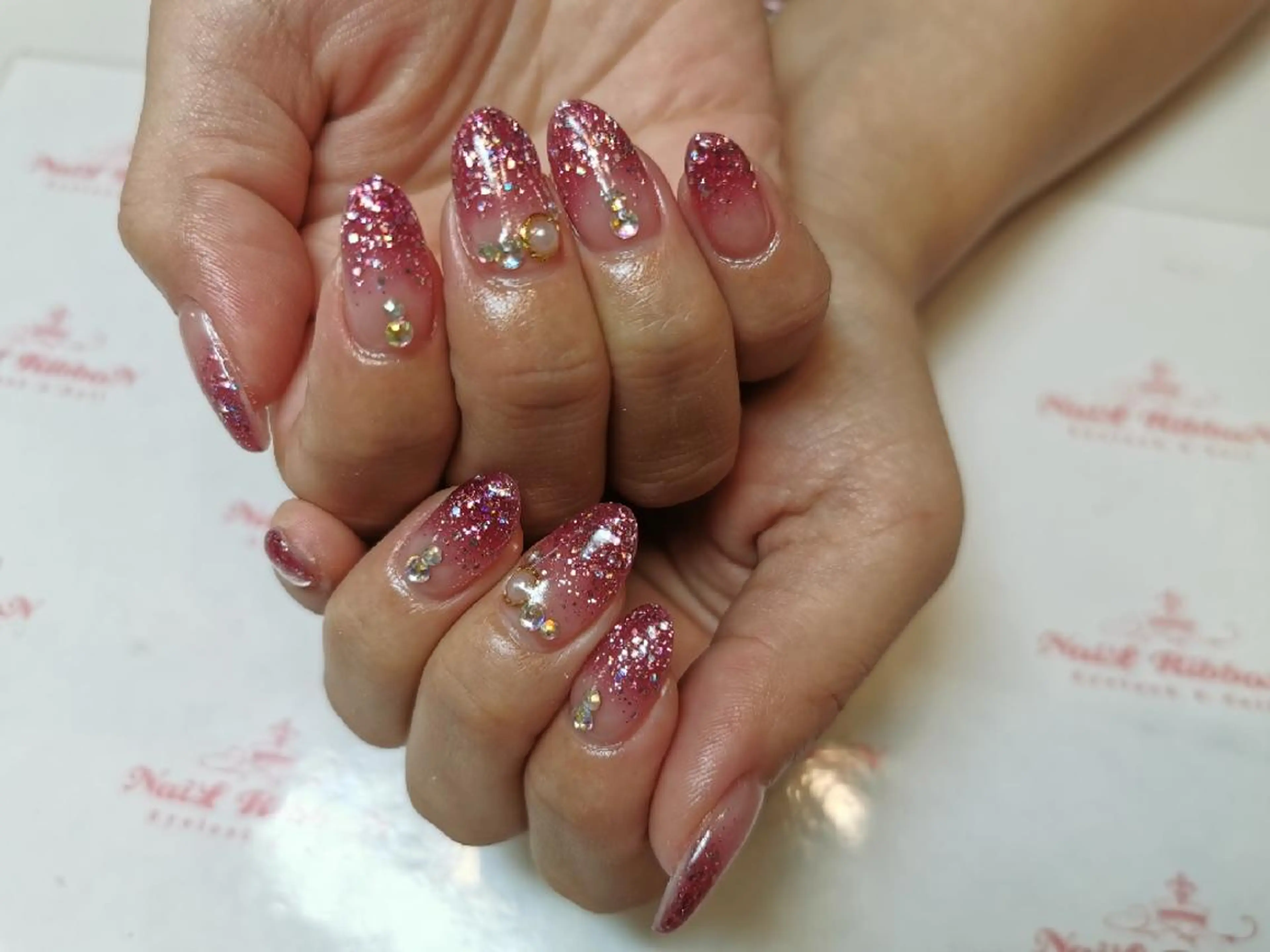 ネイル ネイルリボン 受付スタッフのネイルデザイン