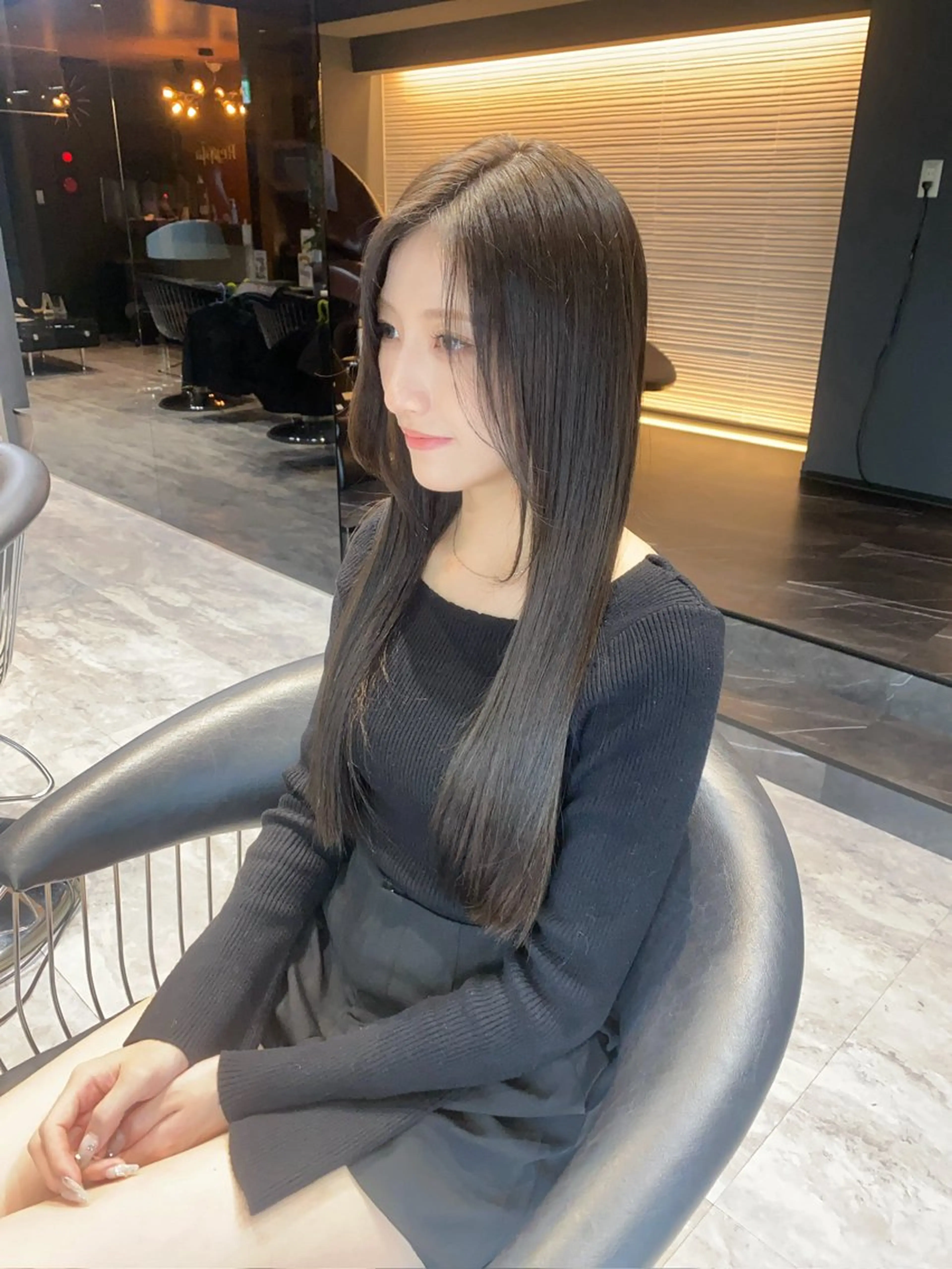 ロング 学生 酸性ストレート カット 縮毛矯正 トリートメント レスピア銀座中央通り店所属・酸性ストレート/ 透明感カラー/中村利のヘアスタイル