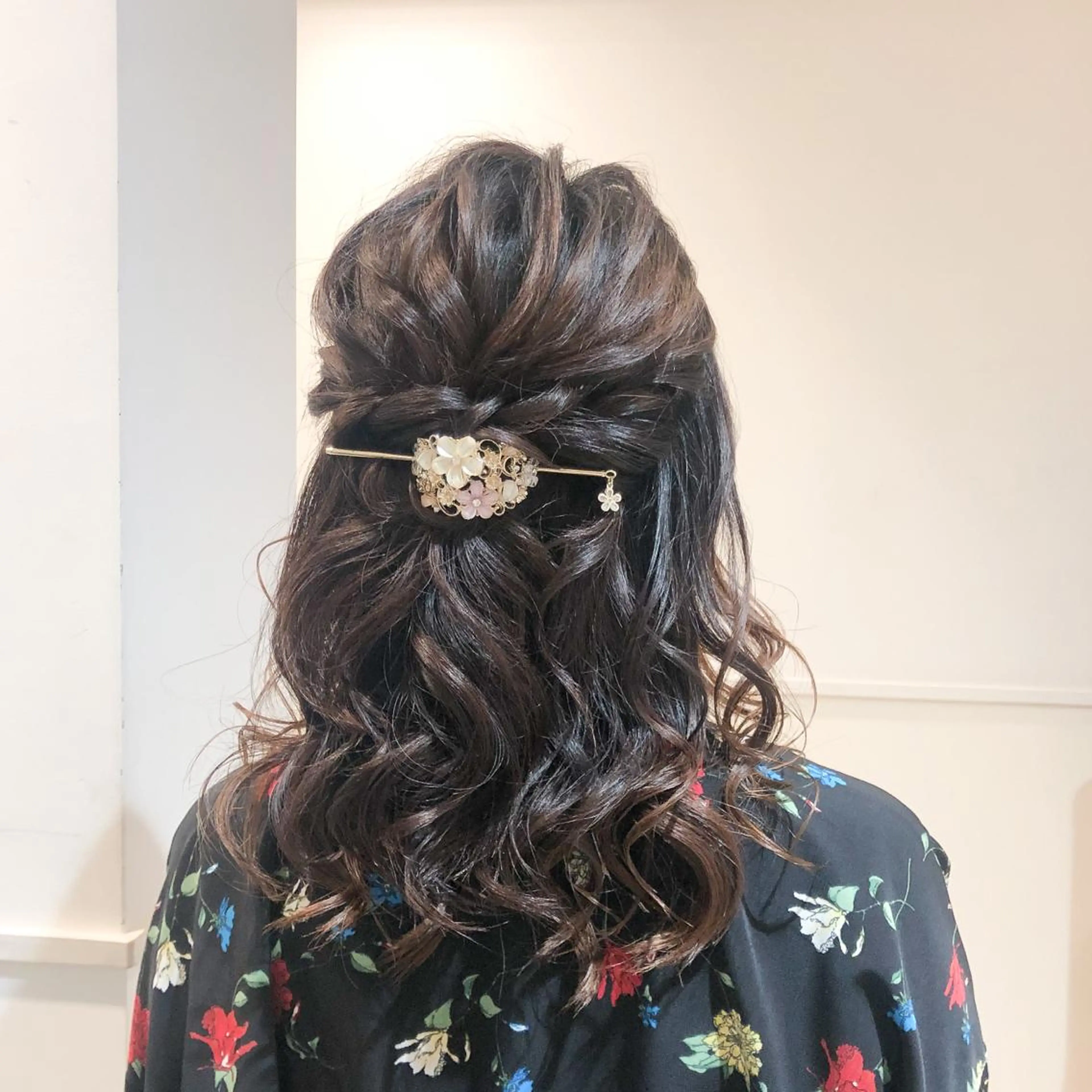 セミロング ヘアアレンジ ハーフアップ KOTOMI .の眉毛・アイブロウイメージ