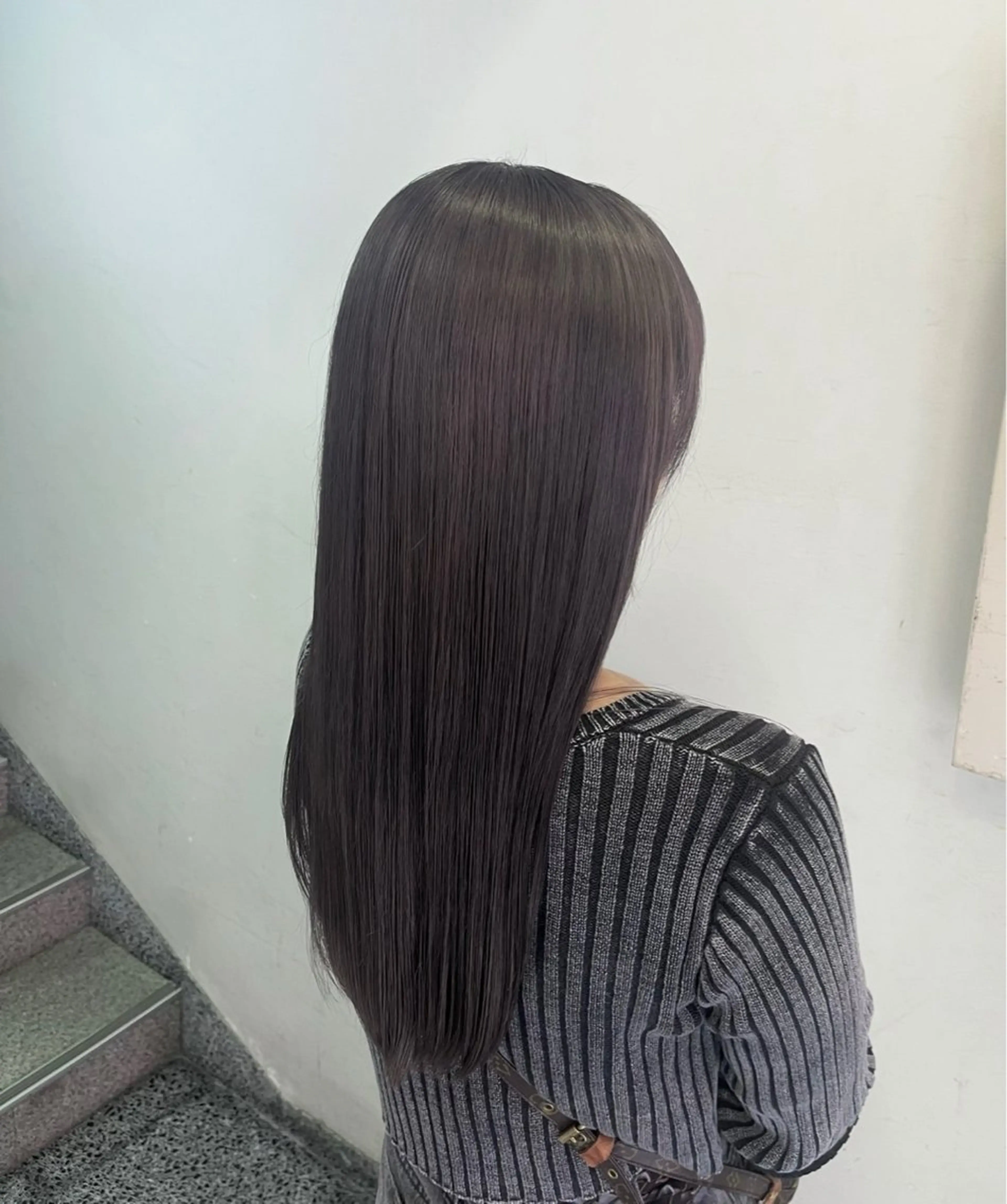 ロング カラー ダークグレー ヘアカラー 横浜／カラーモデル 募集中／渡部　太斗のヘアスタイル