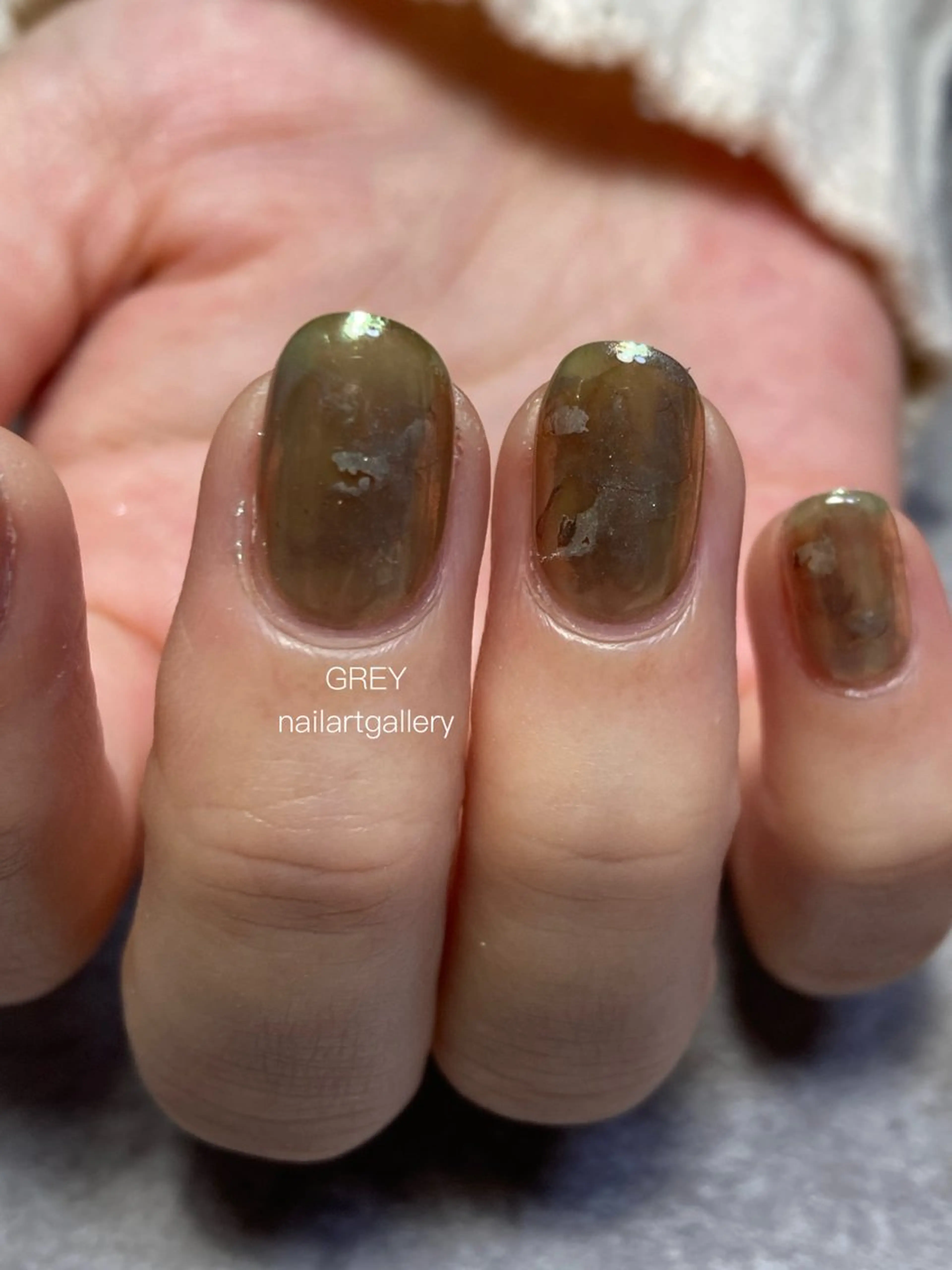 ネイル アートネイル オーロラネイル ミラーネイル ニュアンスネイル シンプルネイル 【GREY】 TAIRAのネイルデザイン