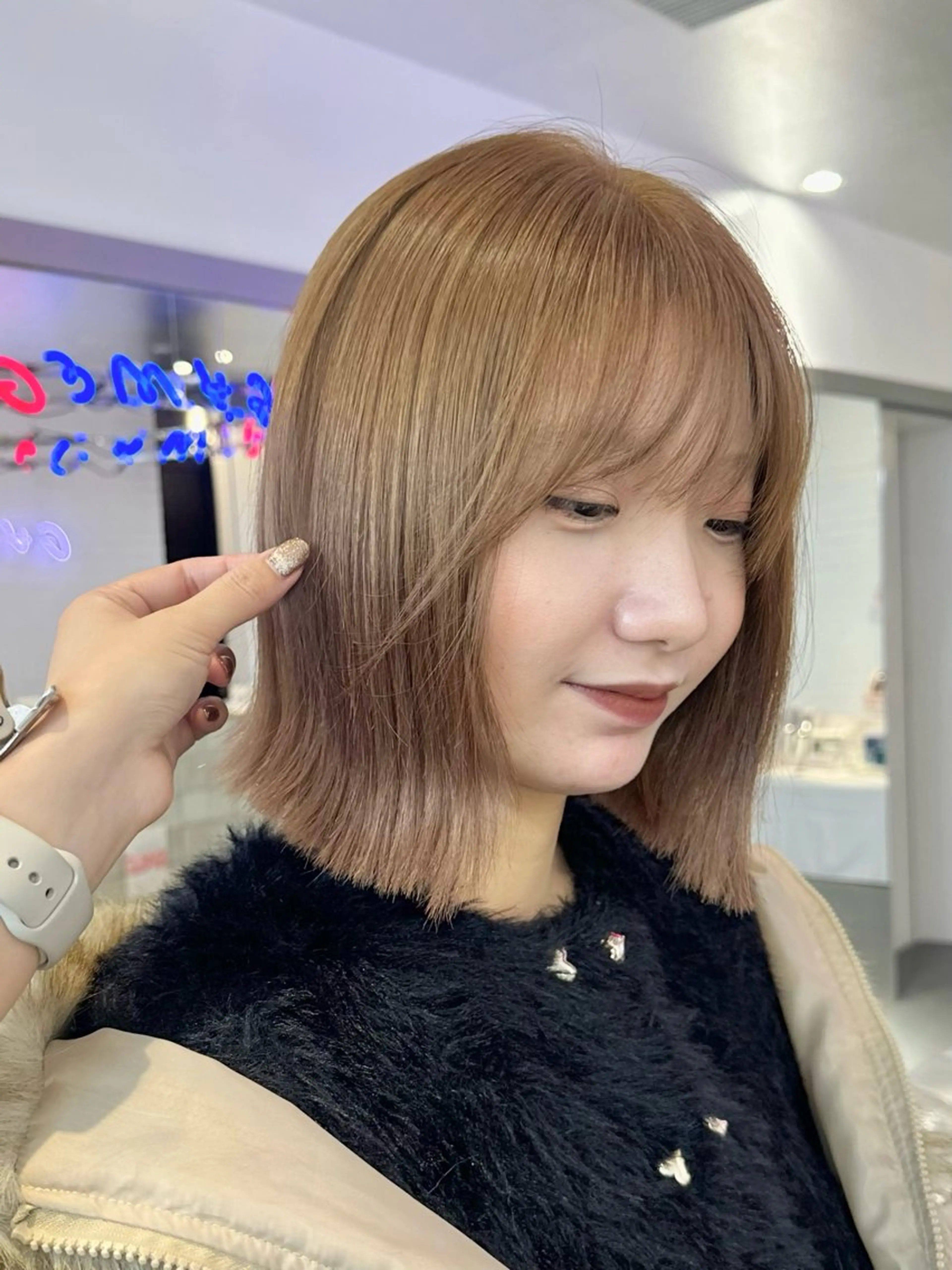 セミロング カラー ヘアアレンジ 顔周りカット×透明感 カラー💫AINAのヘアスタイル