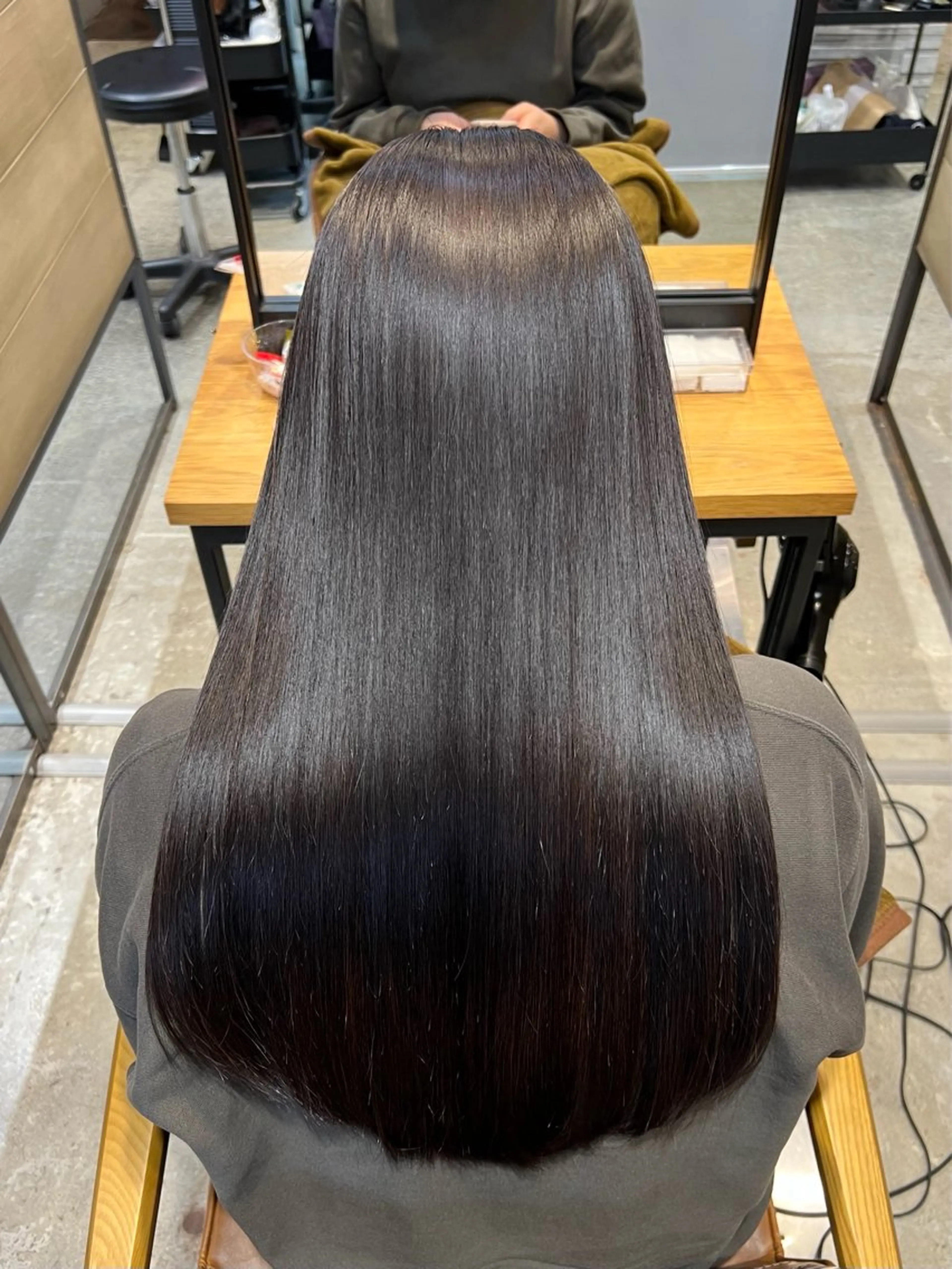 ロング カラー トリートメント youres hair 髪質改善トリートメント&ヘッドスパ 新宿west店所属・小林春月 /新宿美容師のヘアスタイル