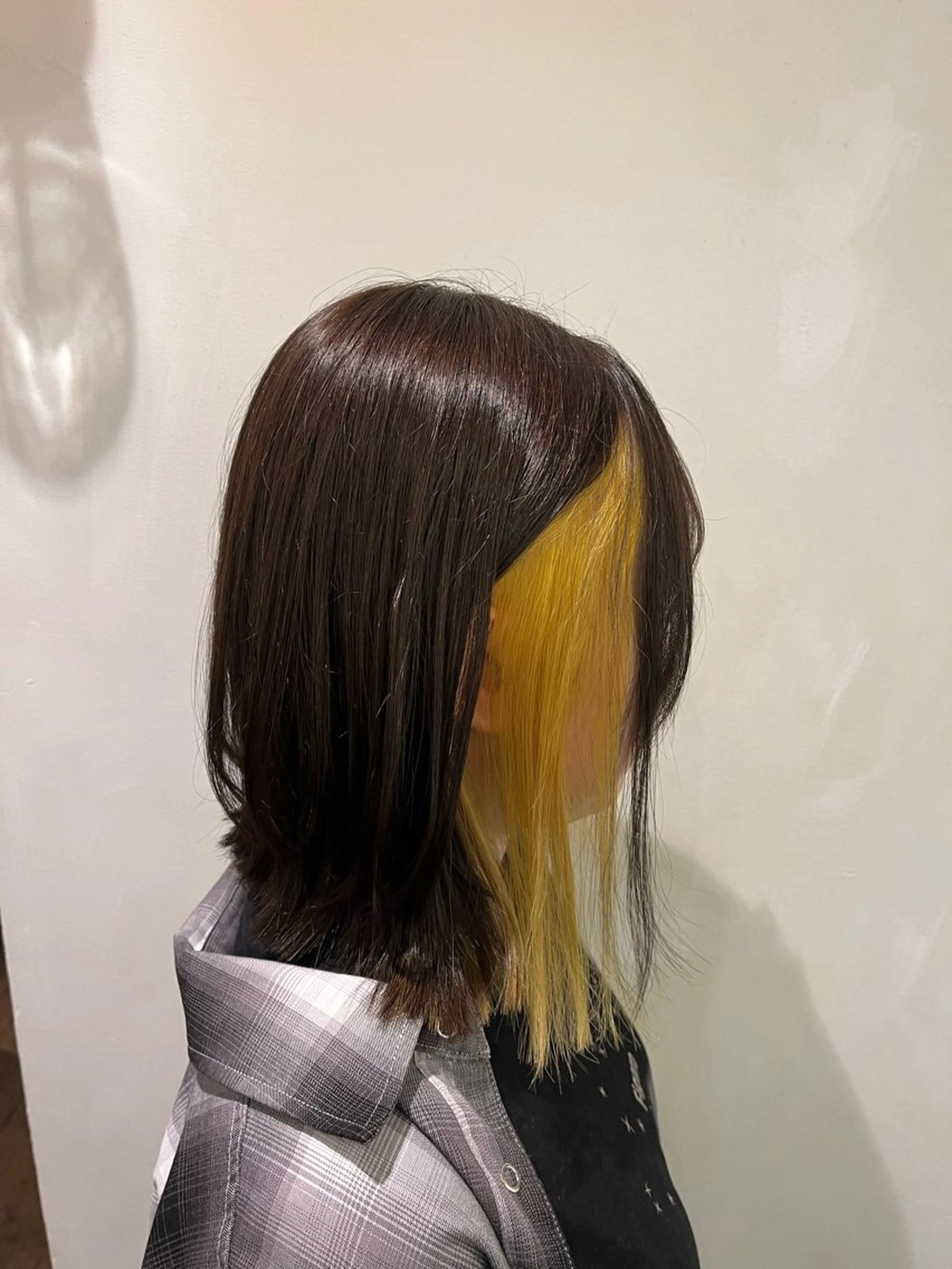 ミディアム カラー イエローカラー 大塚 陽彩のヘアスタイル