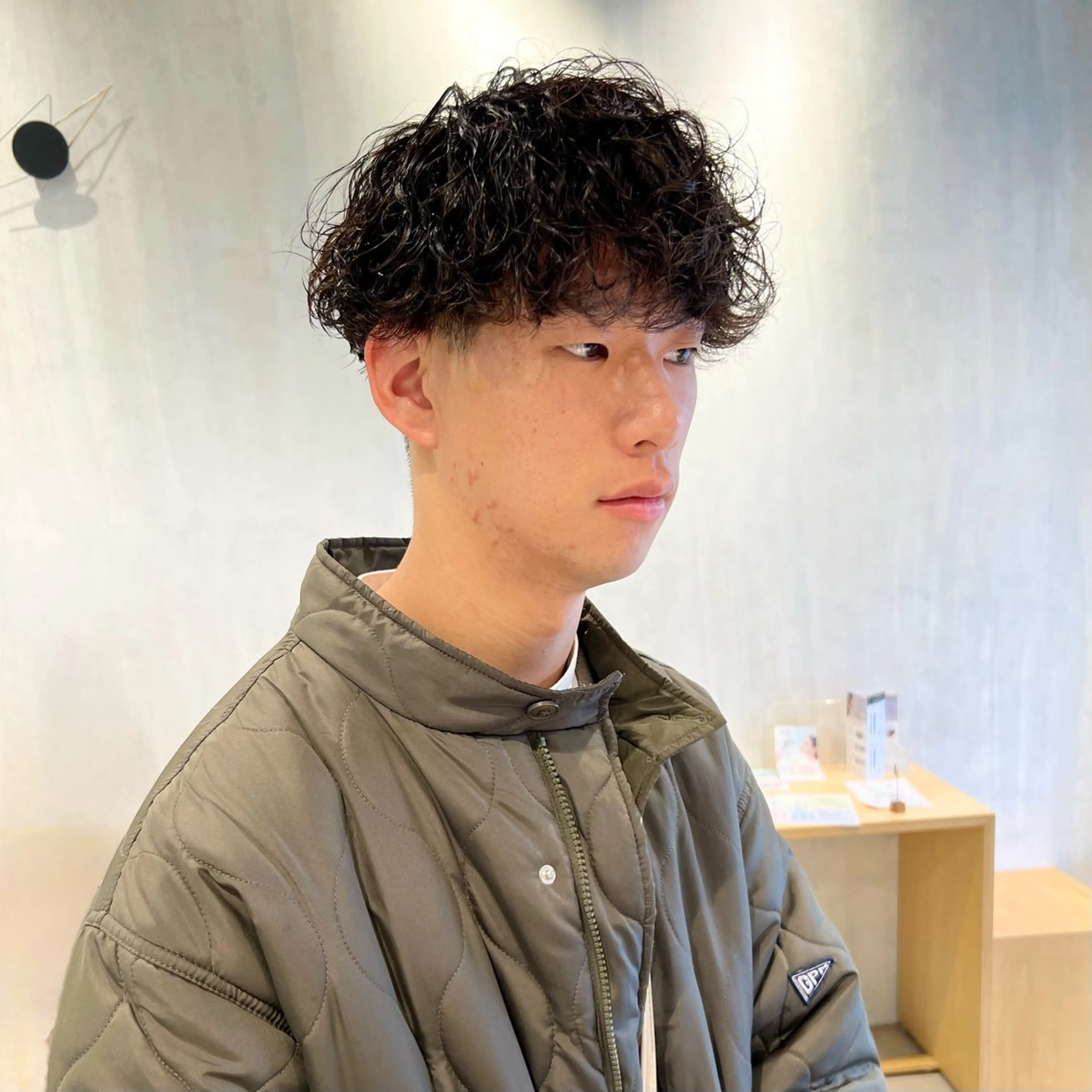 パーマ メンズ フェザーパーマ メンズパーマ プードルパーマ スペインカール スパイキーショート カット パーマ メンズパーマ/フェ ザーパーマ/古川晴輝のヘアスタイル