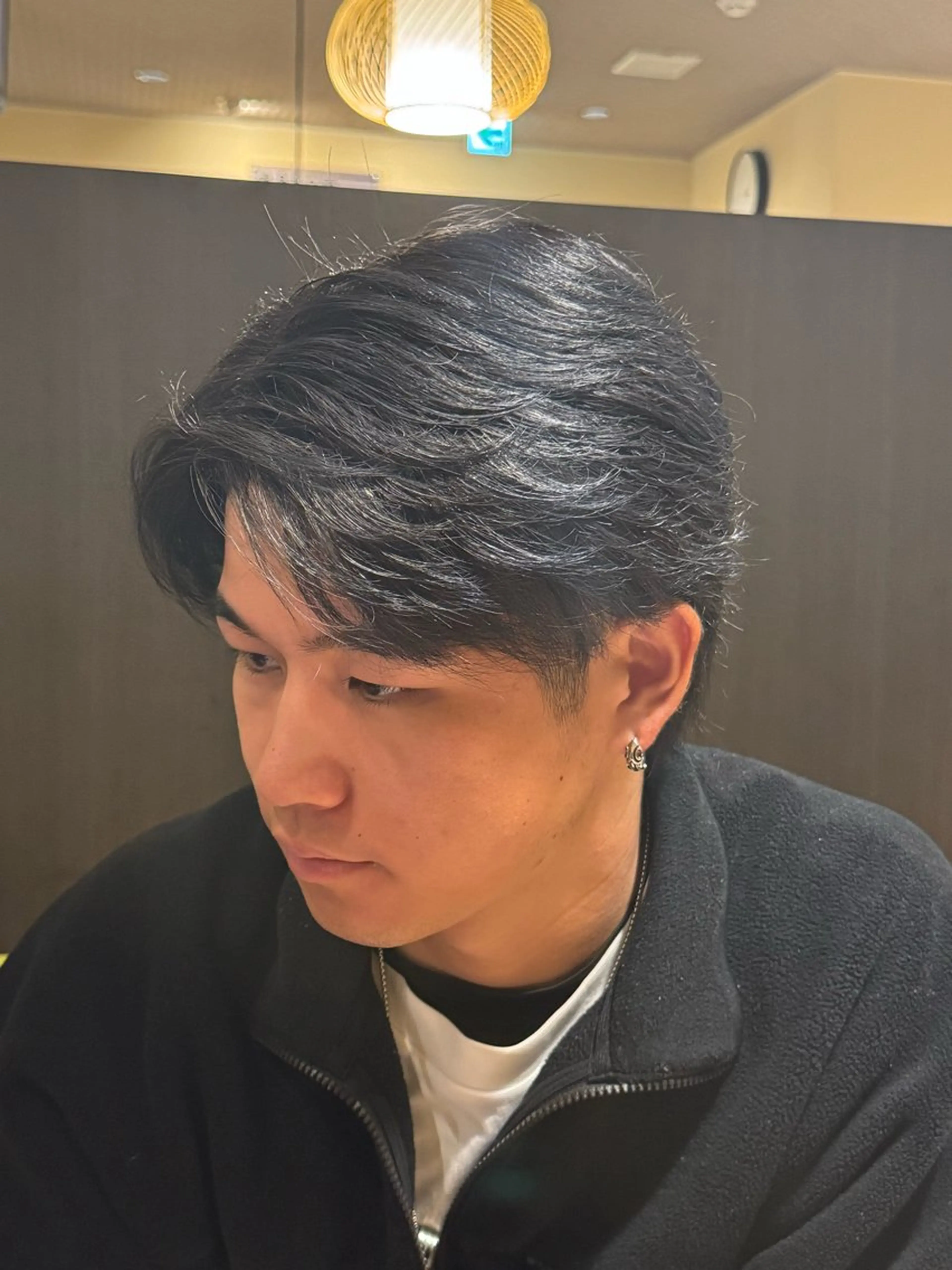 カラー メンズ フェザーパーマ メンズパーマ 黒髪 ブルーカラー ブルーブラック 原田 夢来のヘアスタイル