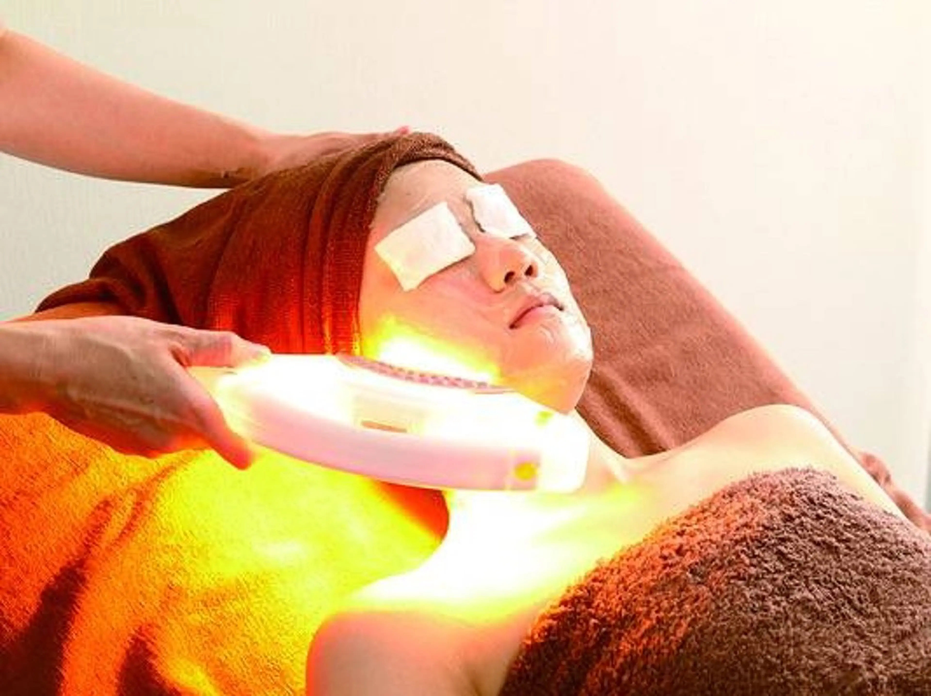 【肌質ごと撃ち分け】一度で透明感が変わる✨BBL光フェイシャ(ローション200ml付)）の写真