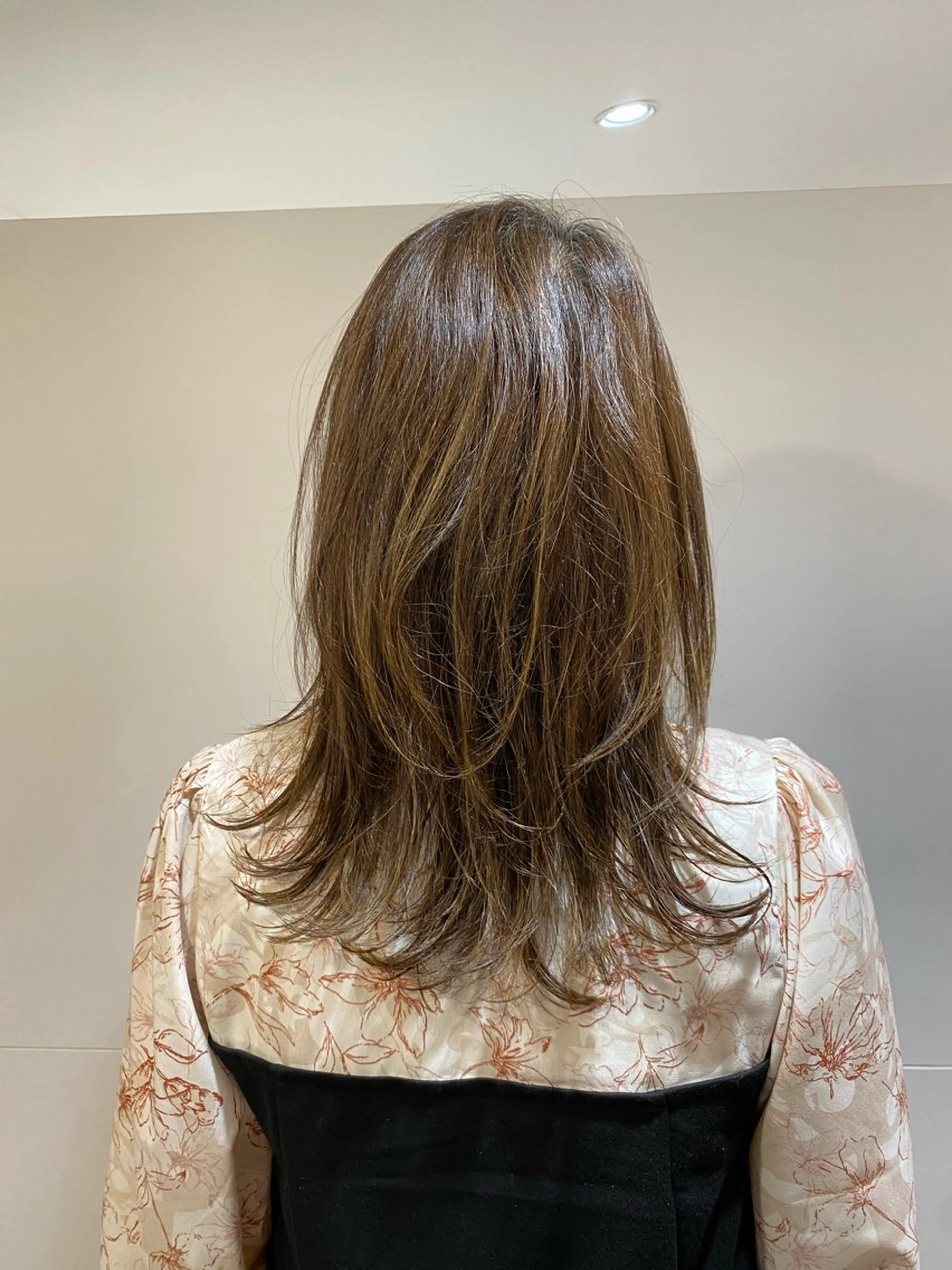 ロング ハイライト レイヤーカット ウルフカット ウルフレイヤー rian 宮前所属・田崎 暁大のヘアスタイル