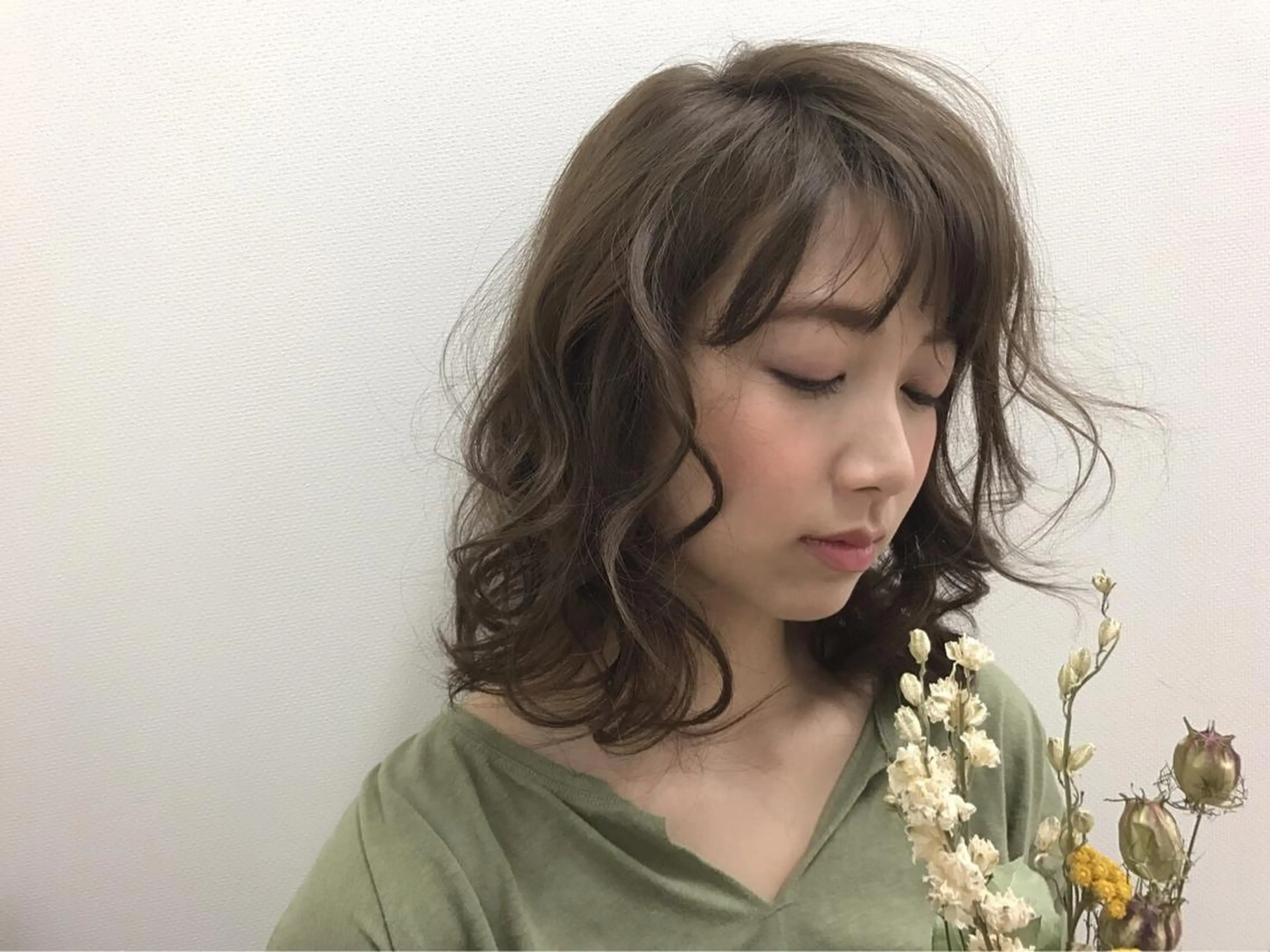 ミディアム カラー パーマ ブリーチ/ハイトーン SERINAのヘアスタイル