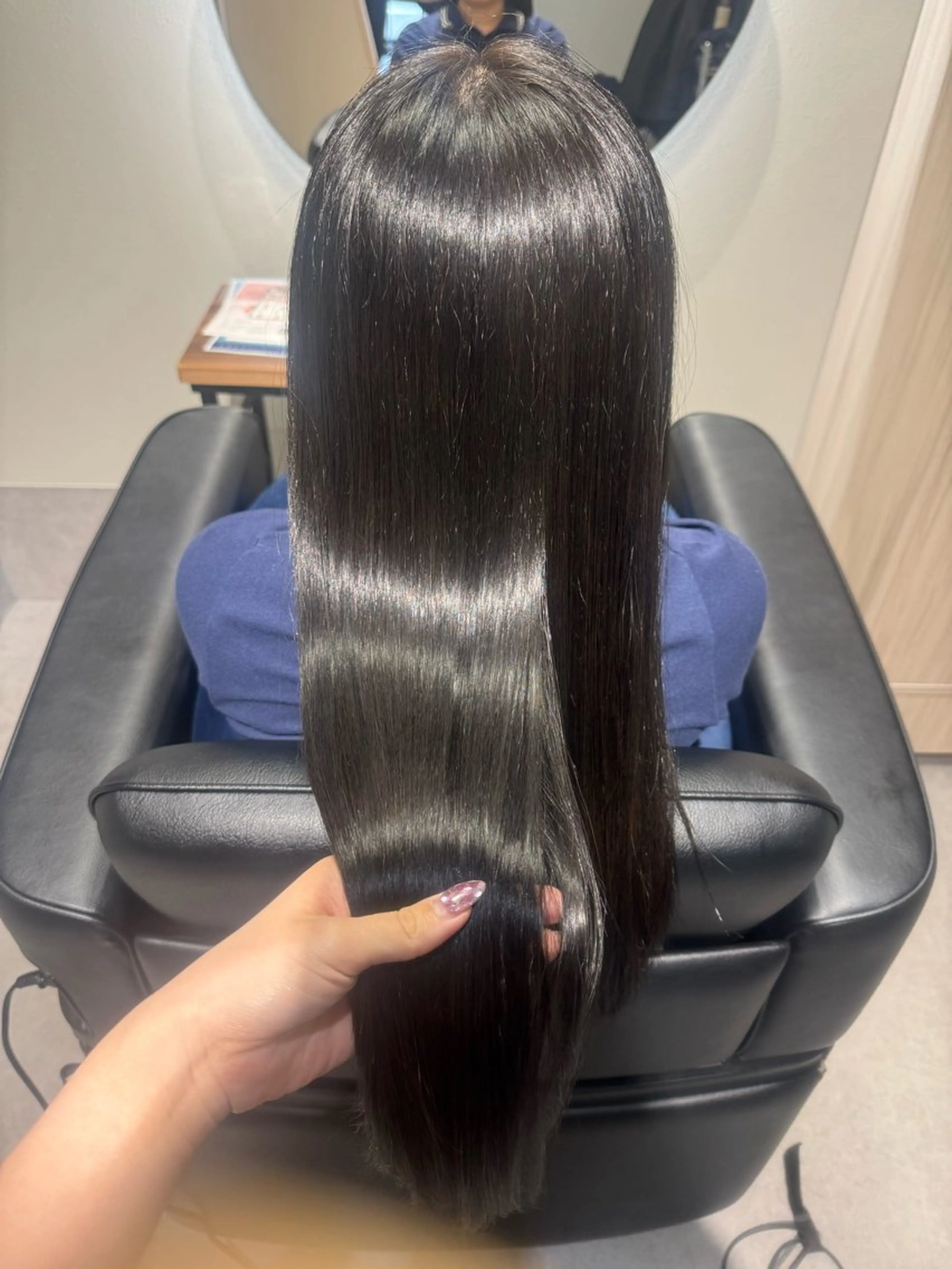ロング カット ヘアカラー 縮毛矯正 トリートメント NAVY 橋本心 縮毛矯正のヘアスタイル
