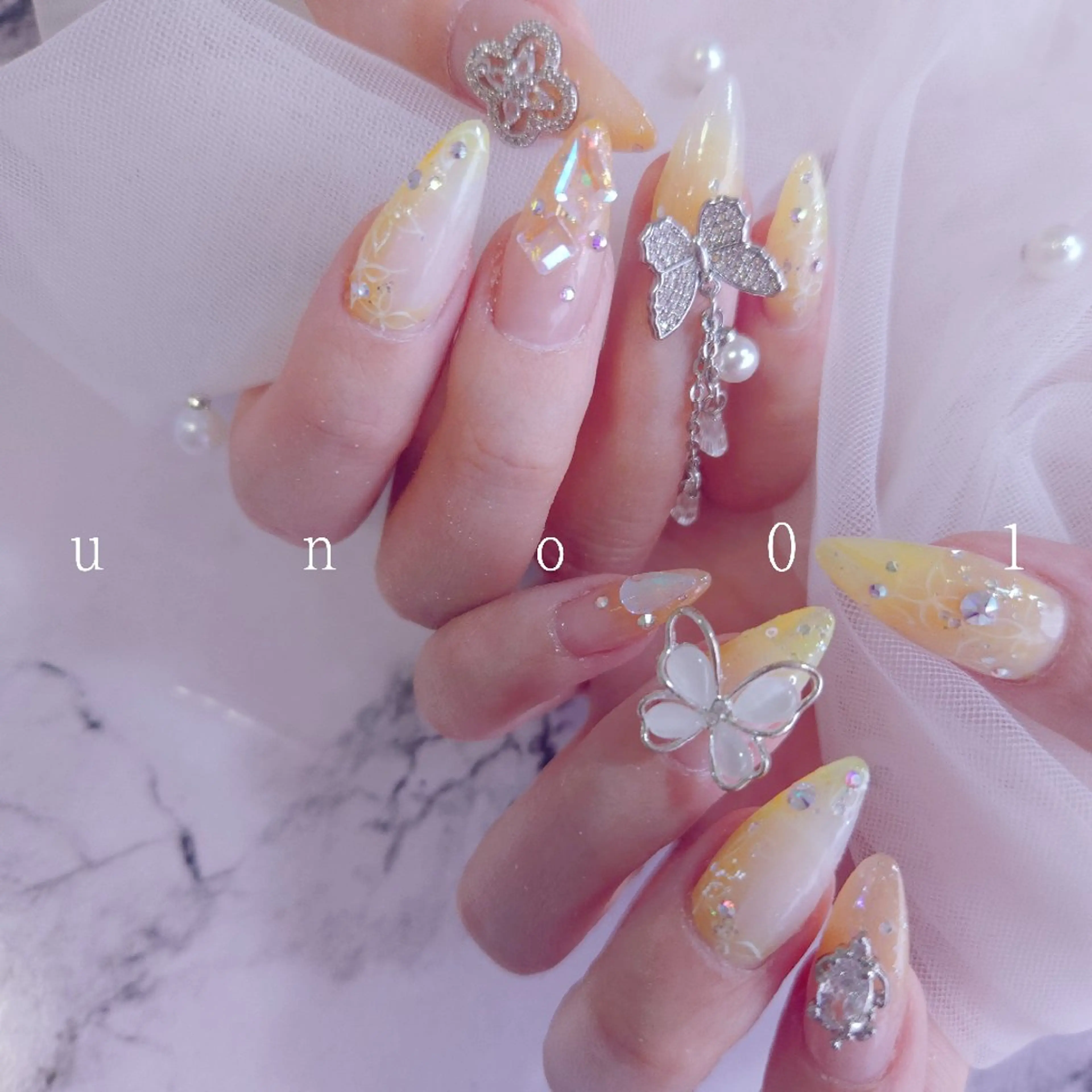 ネイル ハンドネイル 梅田🦄中崎町🩵 u n o 0 1のネイルデザイン