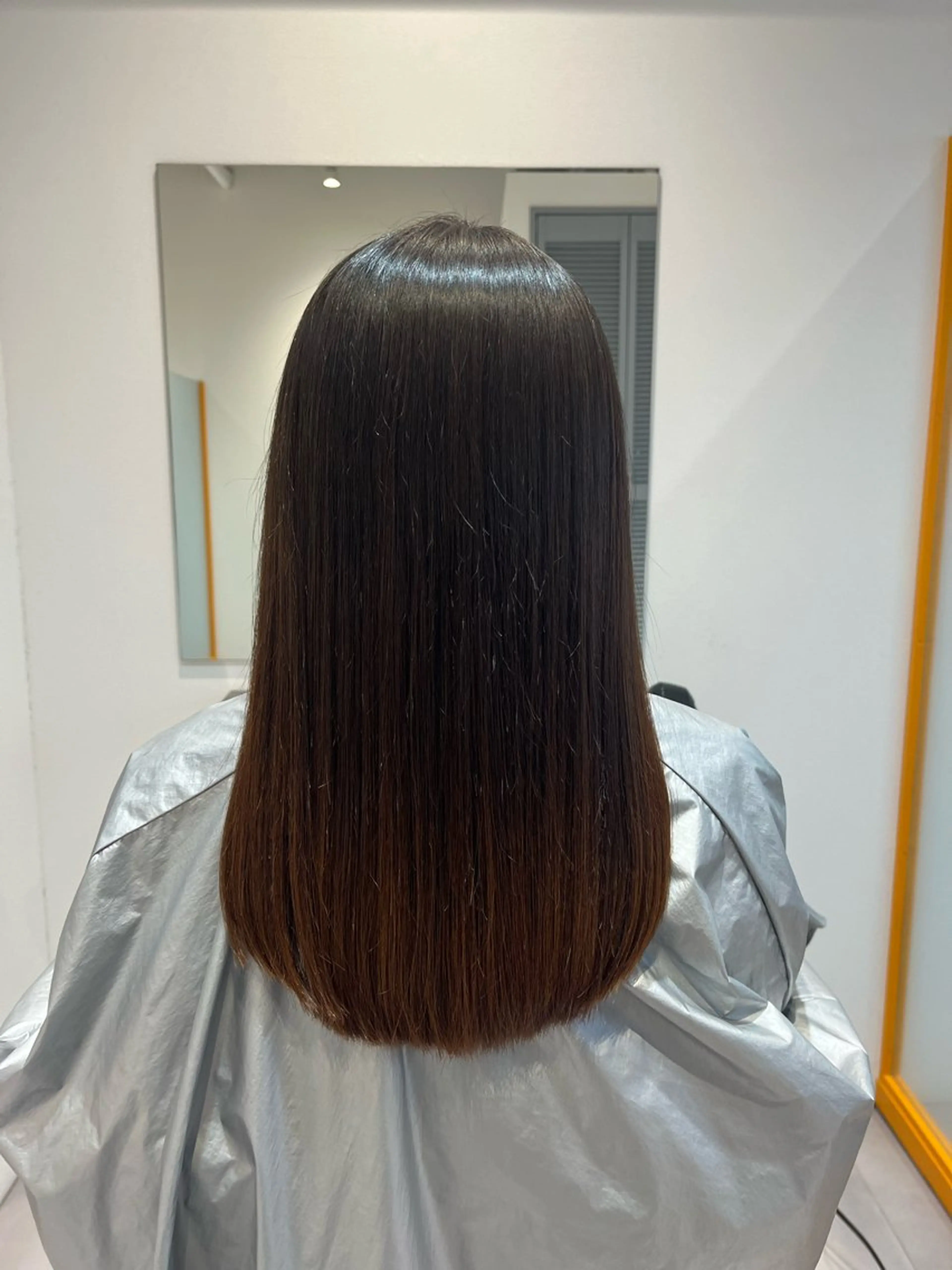 セミロング 縮毛矯正 佐々木 梨乃のヘアスタイル