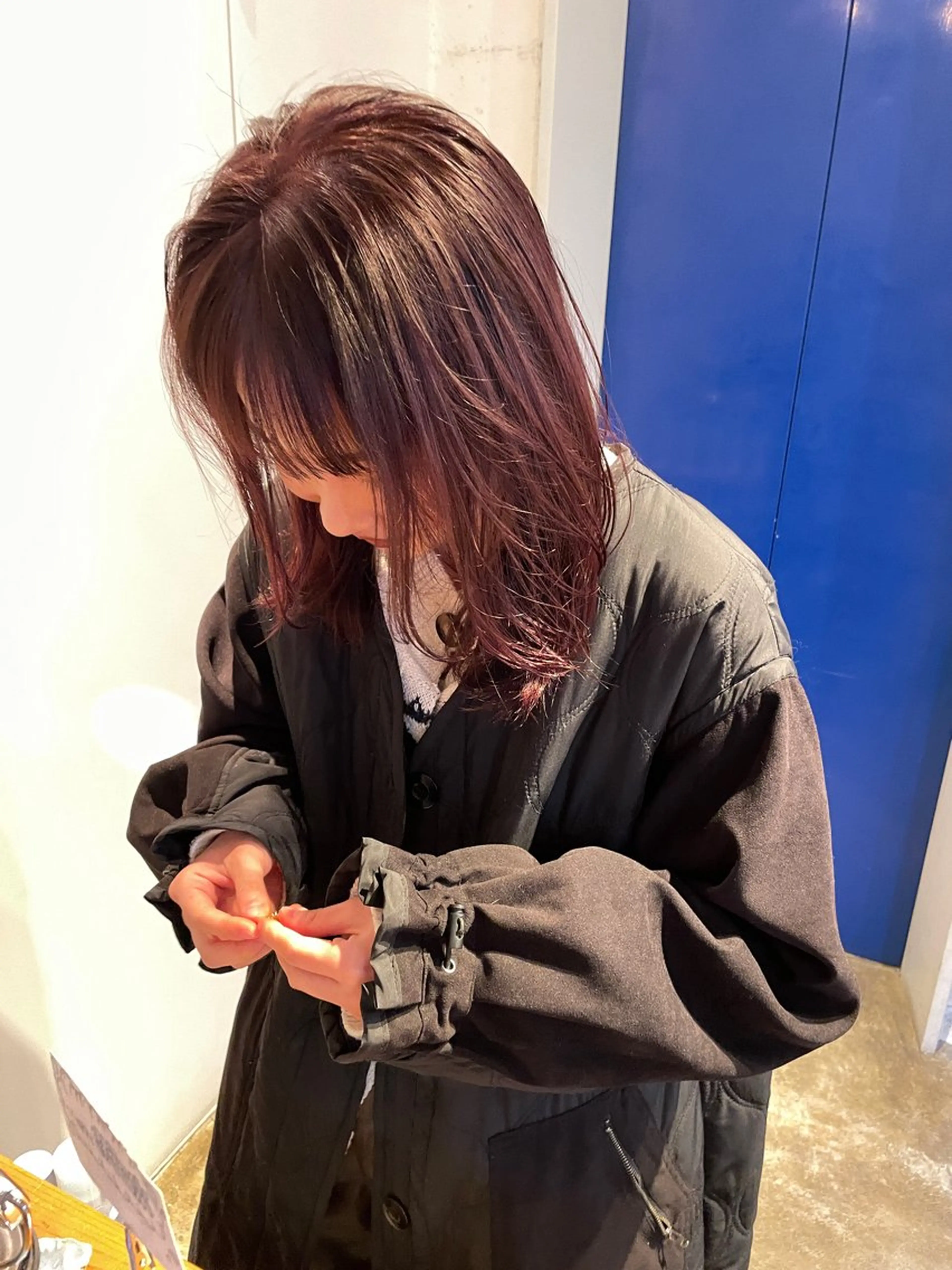 ミディアム カラー ピンクカラー カット ヘアカラー トリートメント レイヤー／似合わせ TAKUYAのヘアスタイル