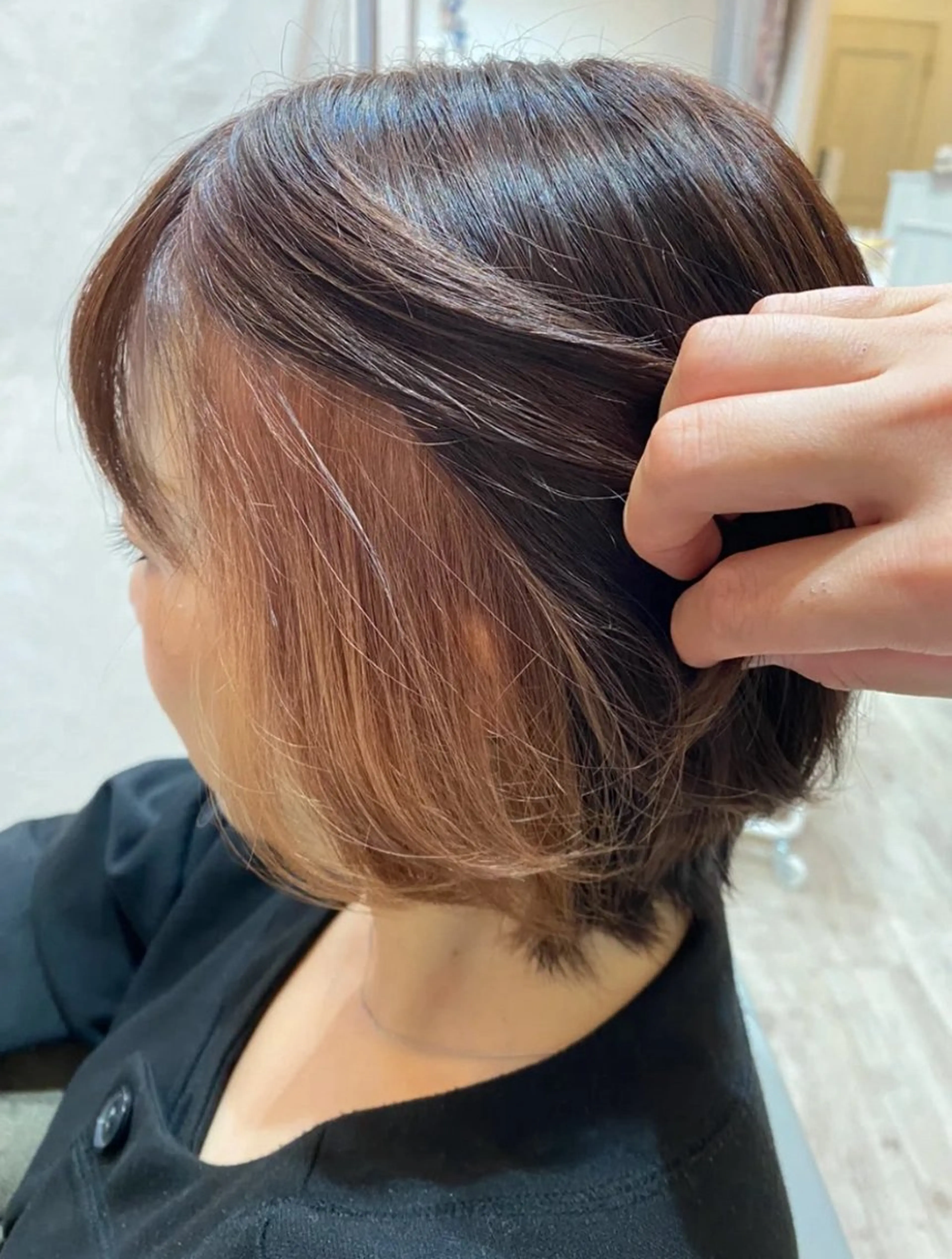 ショート カラー ベージュカラー インナーカラー ピンクカラー ピンクベージュ かまだ しおりのヘアスタイル