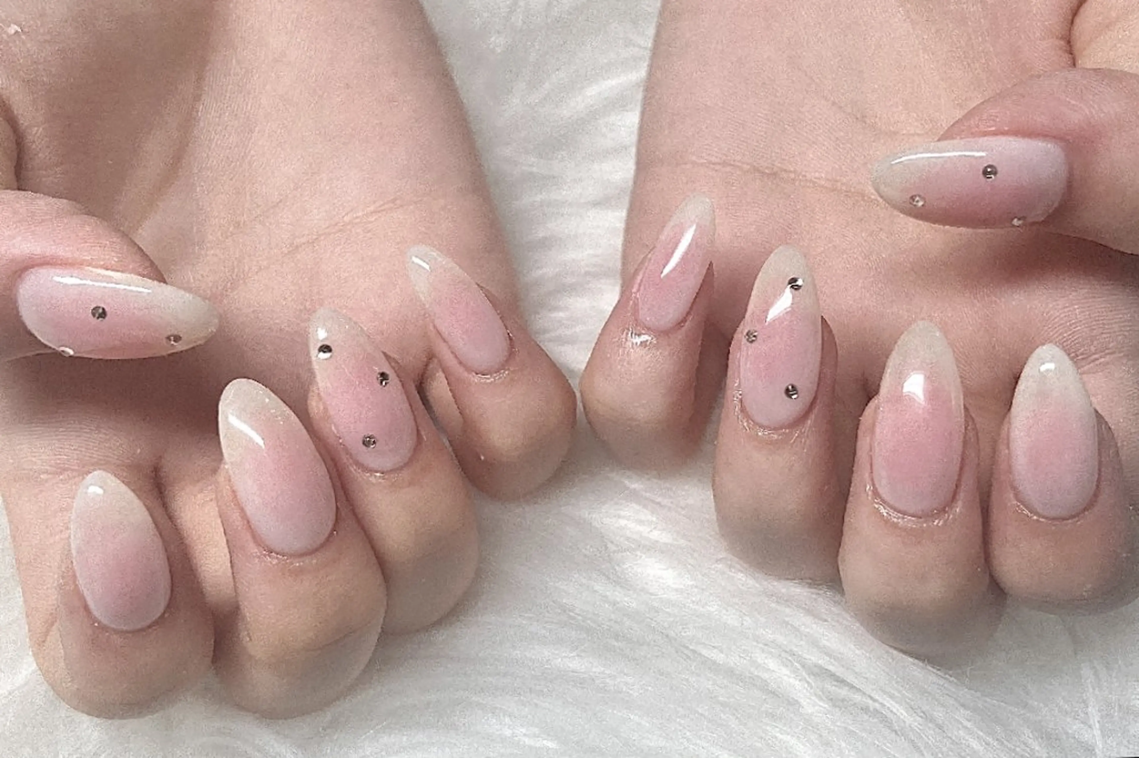 ネイル チークネイル ハンドネイル nail poppo フィルイン推奨🕊️のネイルデザイン