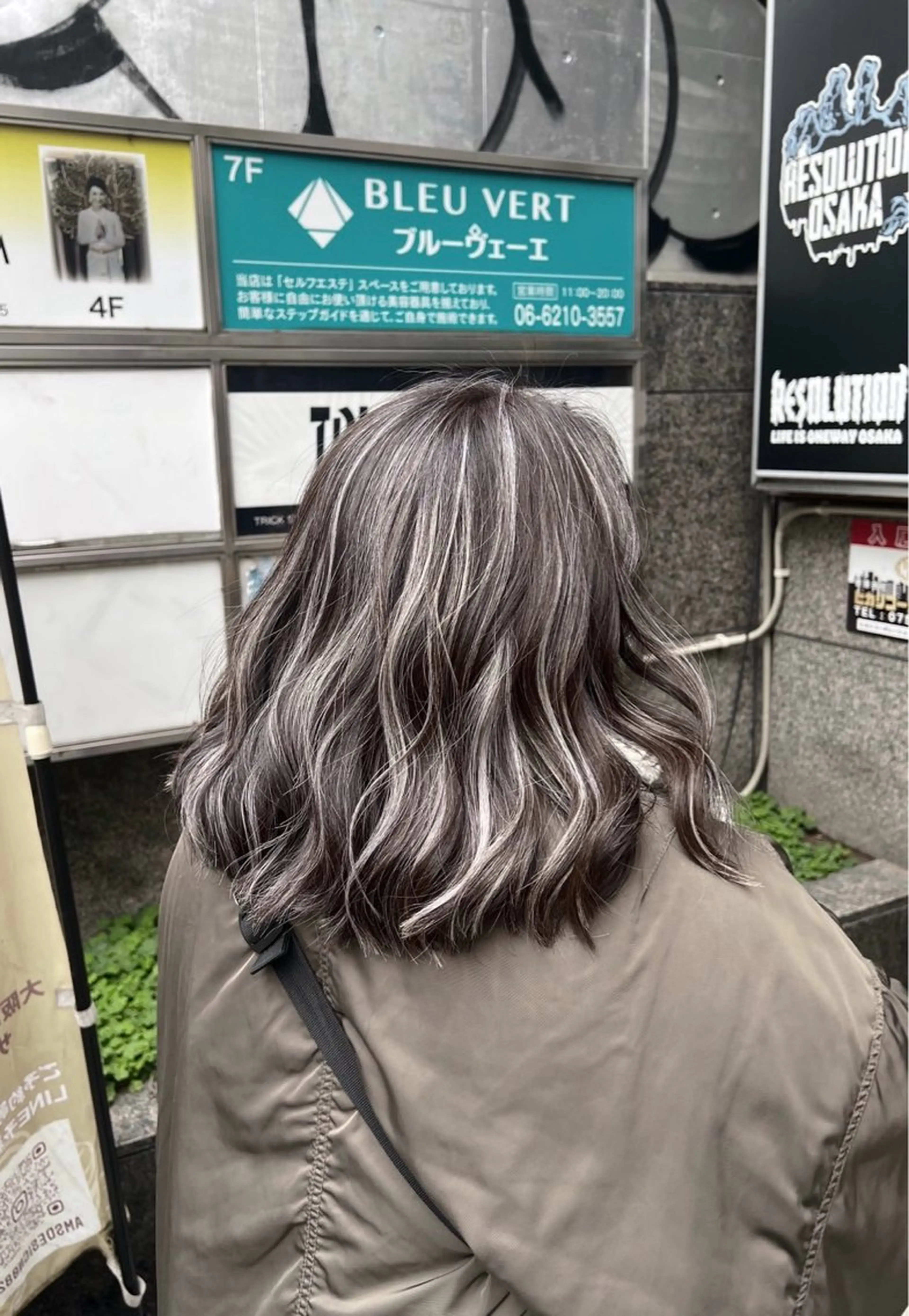 ミディアム カラー ダークグレー ダークグレージュ グレージュ ハイライトカラー ハイライト カット ヘアカラー トリートメント ROBIN所属・指名数No.1 /NAOYAのヘアスタイル