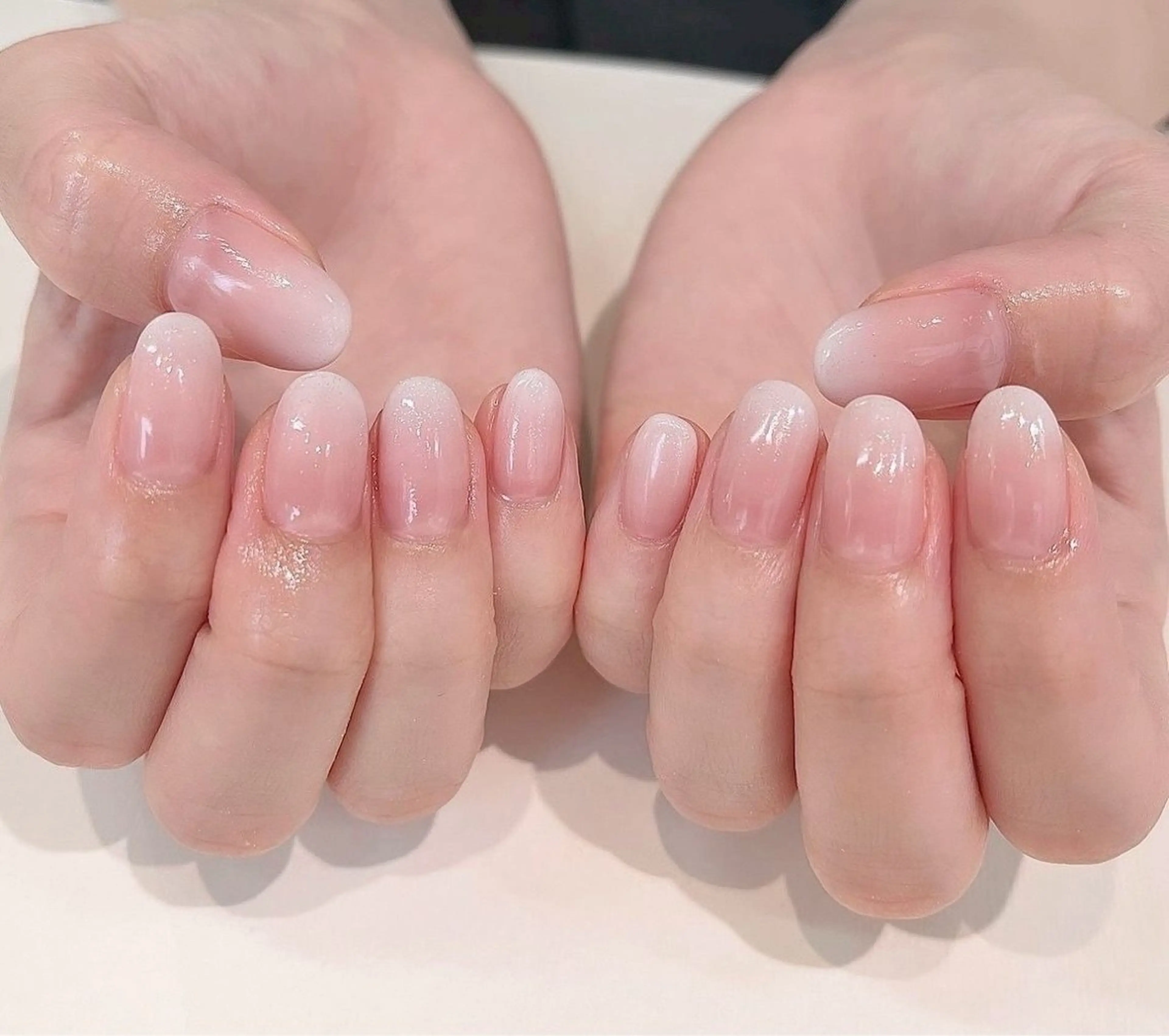 【シンプル可愛い💞】白グラデーション/オフ無料/目安120分の写真