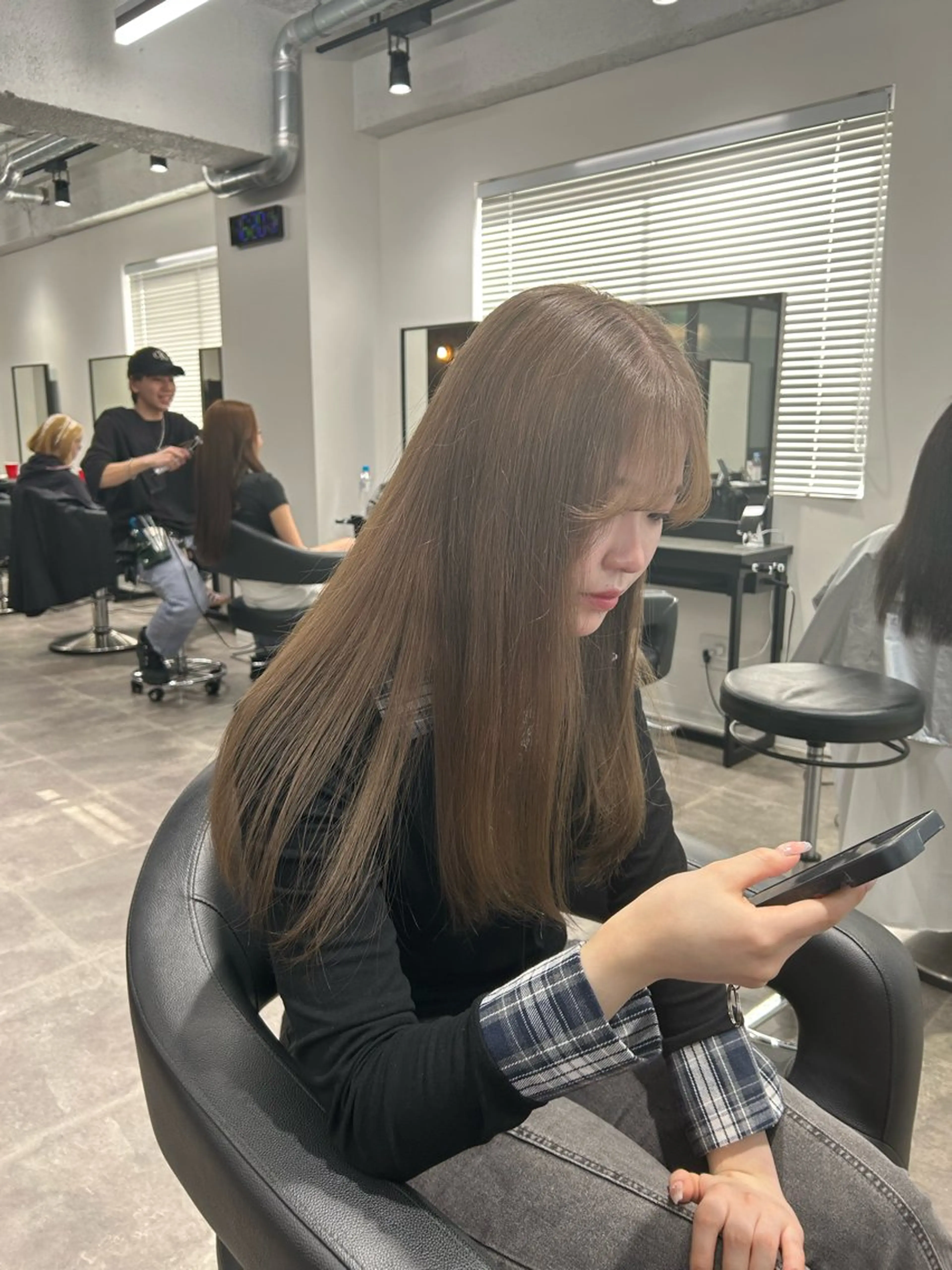 ロング カラー パーマ ヘアカラー トリートメント ヘッドスパ ヘアセット 💎韓国/ レイヤー カット/ 暖色🫧のヘアスタイル