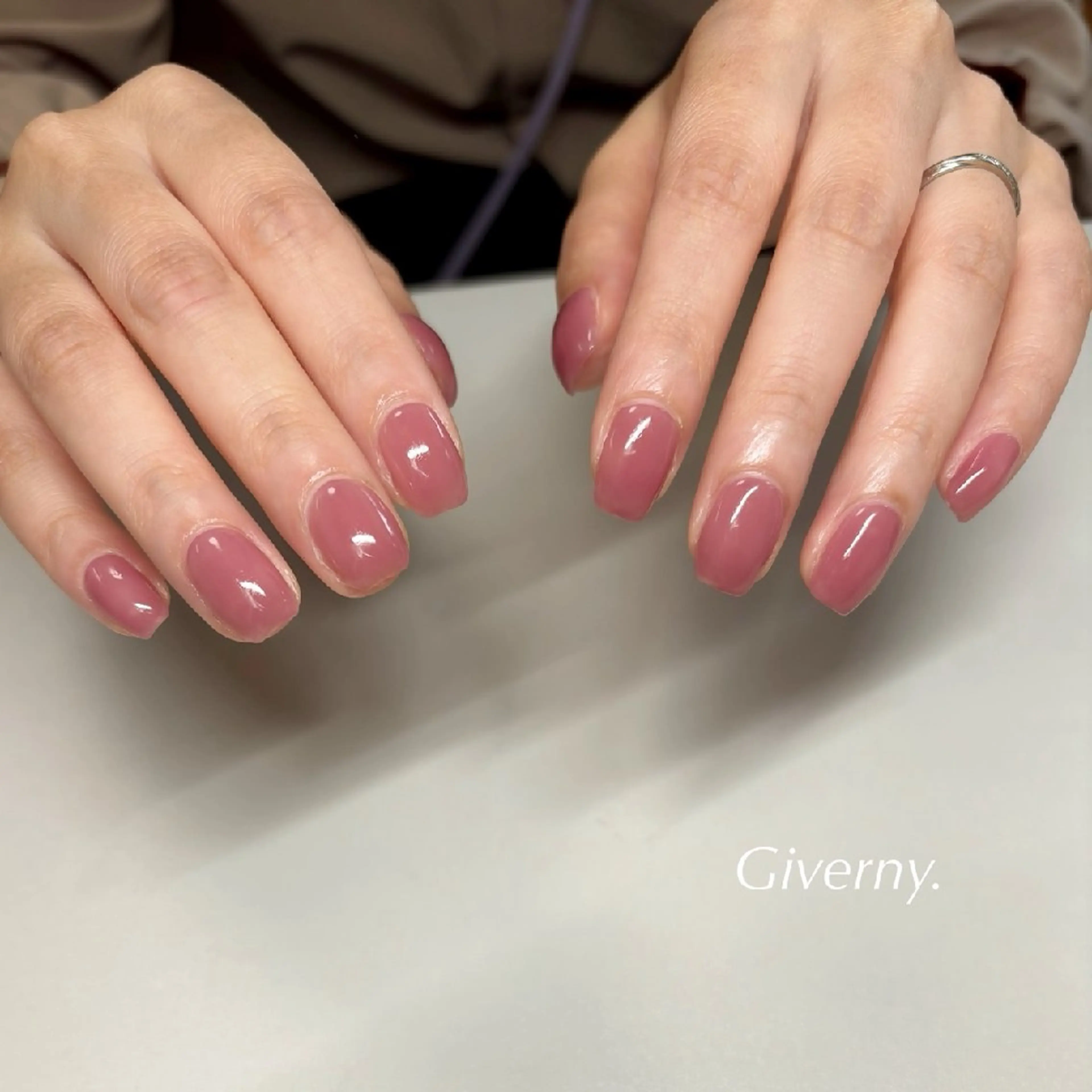 ネイル ワンカラーネイル ピンク ハンドネイル Giverny .のネイルデザイン